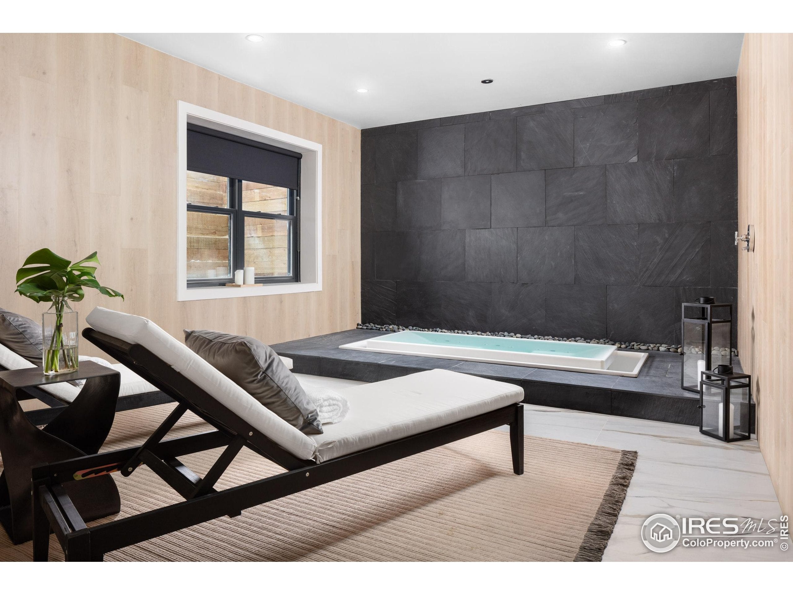 Berthoud, Colorado, 80513, United States, 4 Bedrooms Bedrooms, ,9 BathroomsBathrooms,Residential,Active,1945514