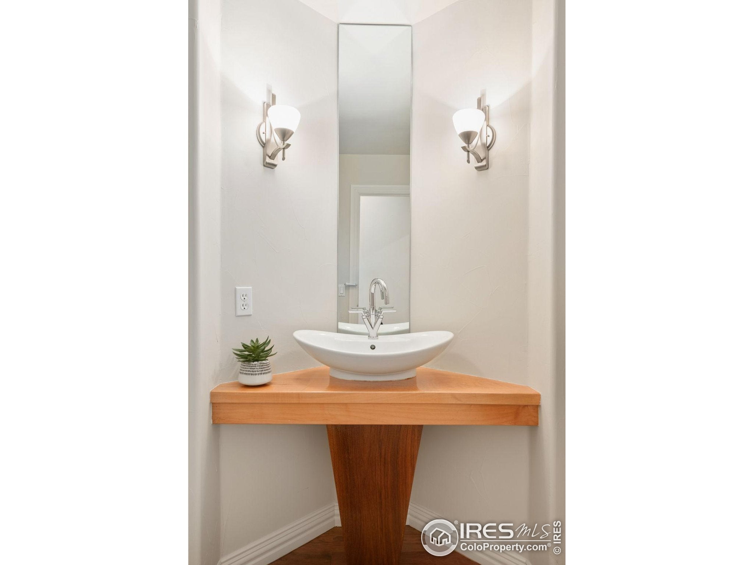 Lafayette, Colorado, 80026, United States, 6 Bedrooms Bedrooms, ,5 BathroomsBathrooms,Residential,Active,1945353