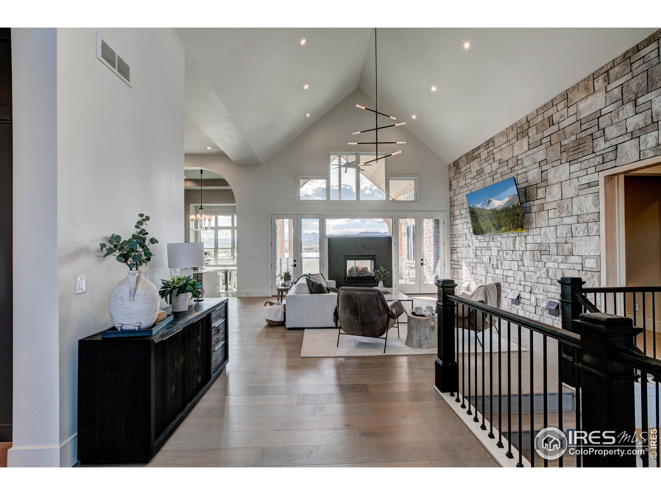 Berthoud, Colorado, 80513, United States, 4 Bedrooms Bedrooms, ,9 BathroomsBathrooms,Residential,Active,1945514