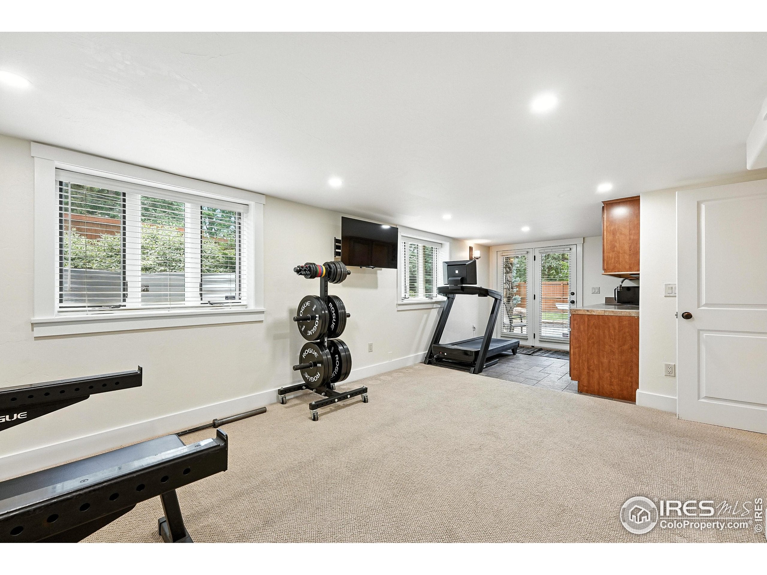 Boulder, Colorado, 80304, United States, 5 Bedrooms Bedrooms, ,4 BathroomsBathrooms,Residential,Active,1997632