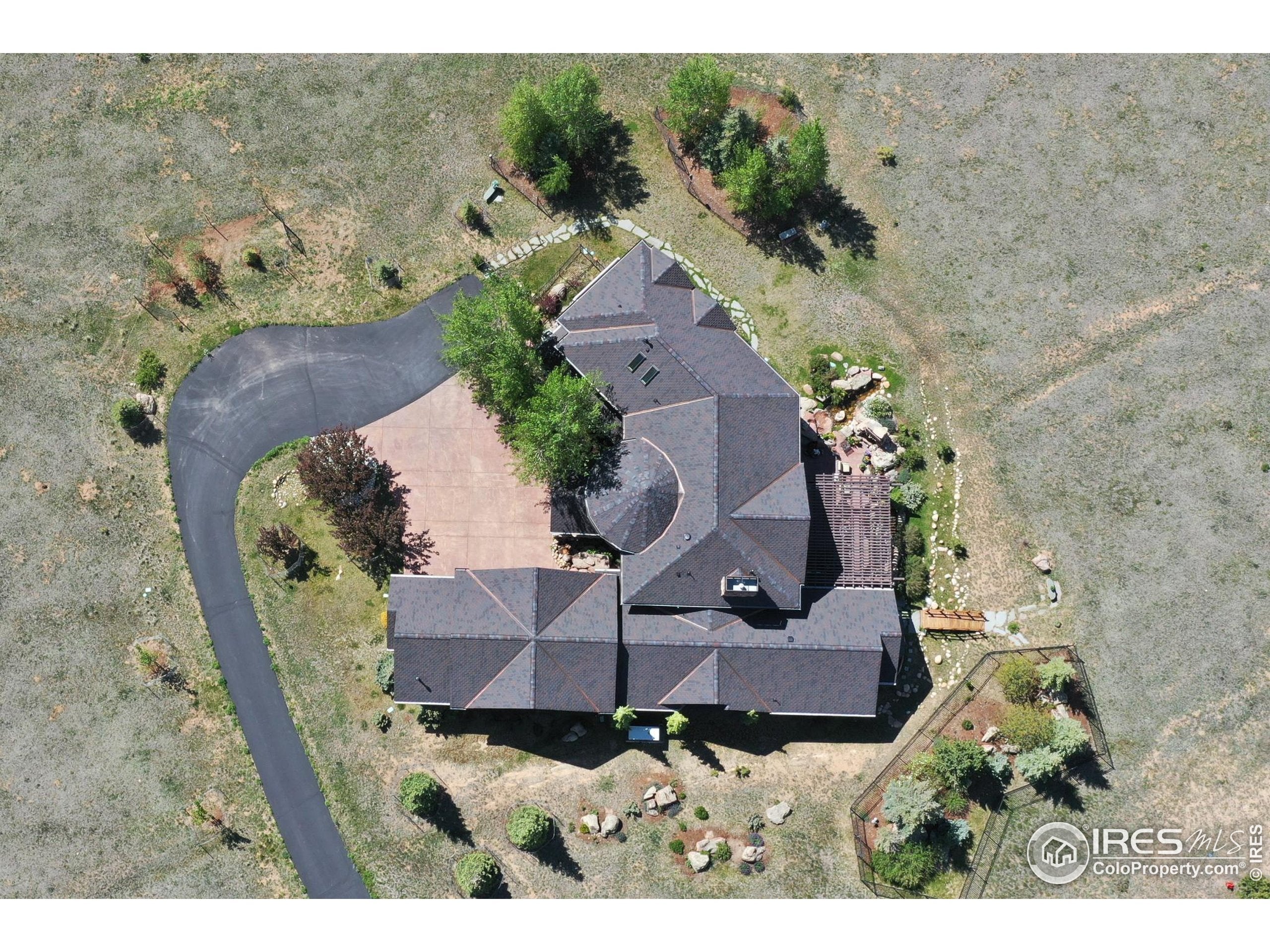 Estes Park, Colorado, 80517, United States, ,4 BathroomsBathrooms,Residential,Active,1702117