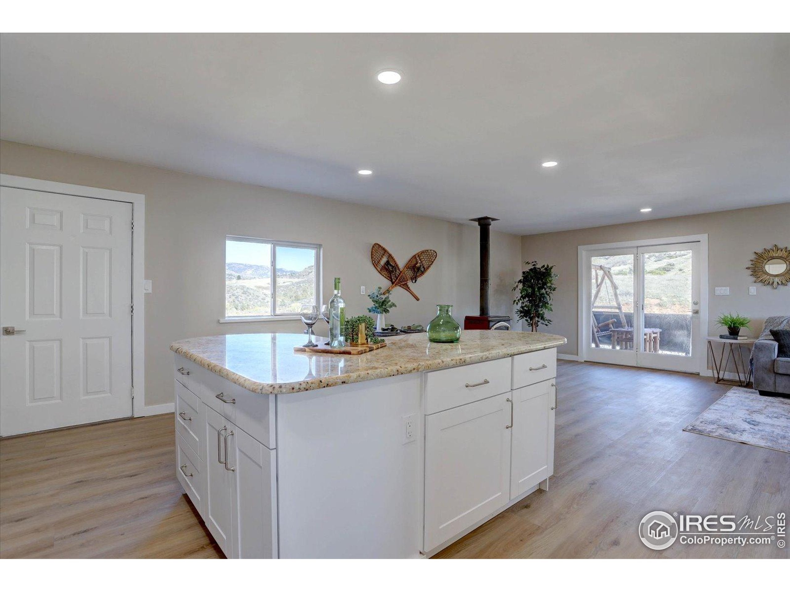 Lyons, Colorado, 80540, United States, 3 Bedrooms Bedrooms, ,2 BathroomsBathrooms,Residential,Active,1969834