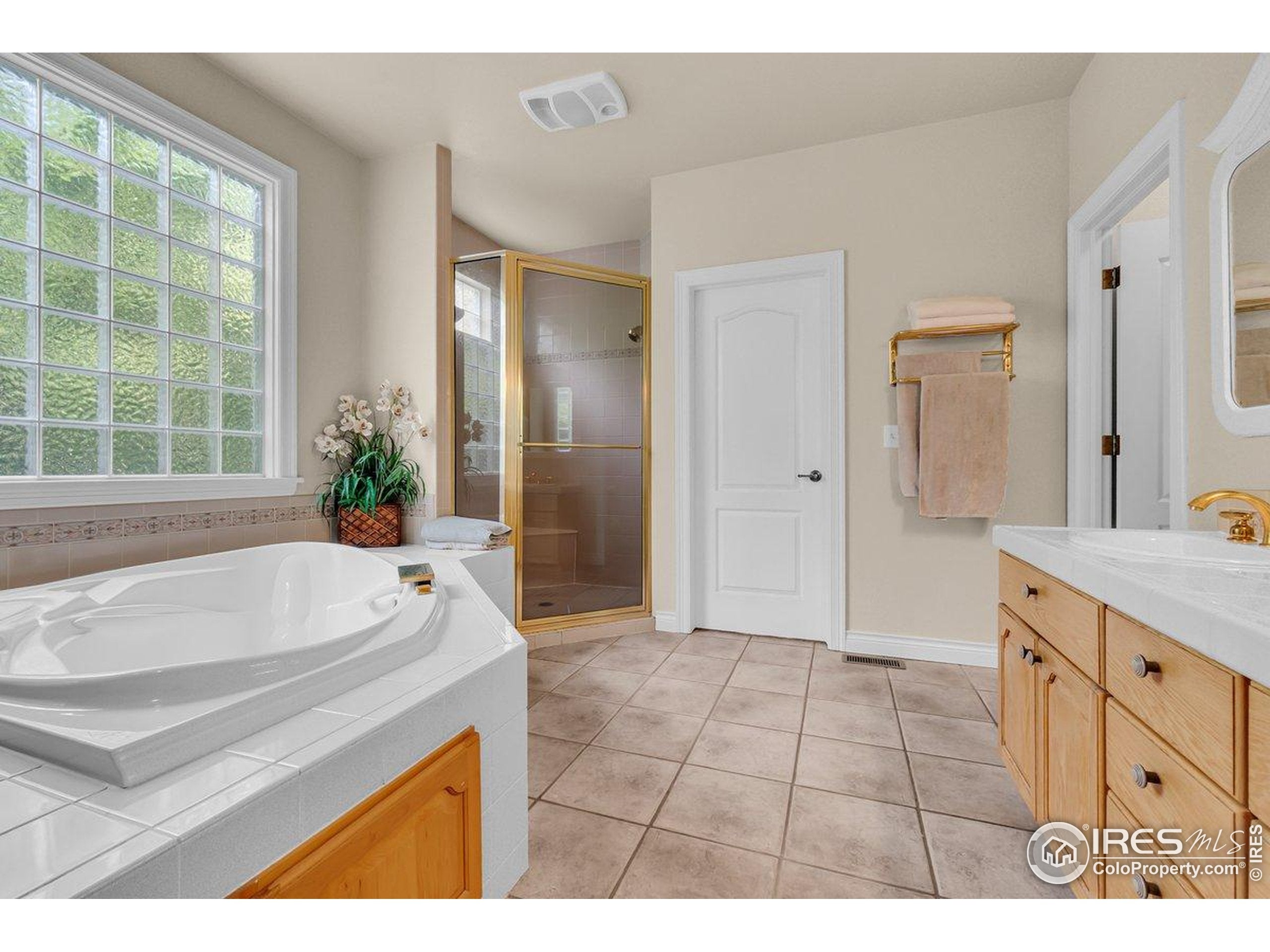 Fort Collins, Colorado, 80525, United States, 5 Bedrooms Bedrooms, ,5 BathroomsBathrooms,Residential,Active,1909082