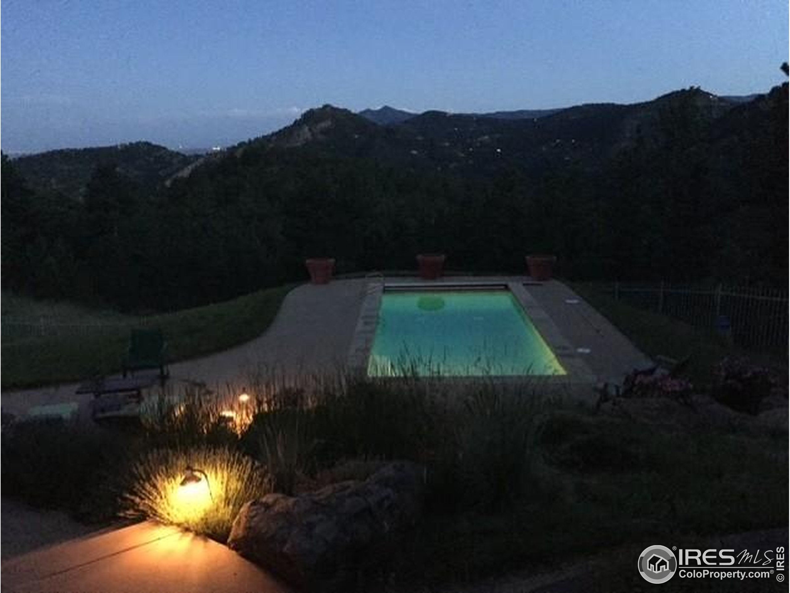 Boulder, Colorado, 80302, United States, 4 Bedrooms Bedrooms, ,5 BathroomsBathrooms,Residential,Pending,1953002