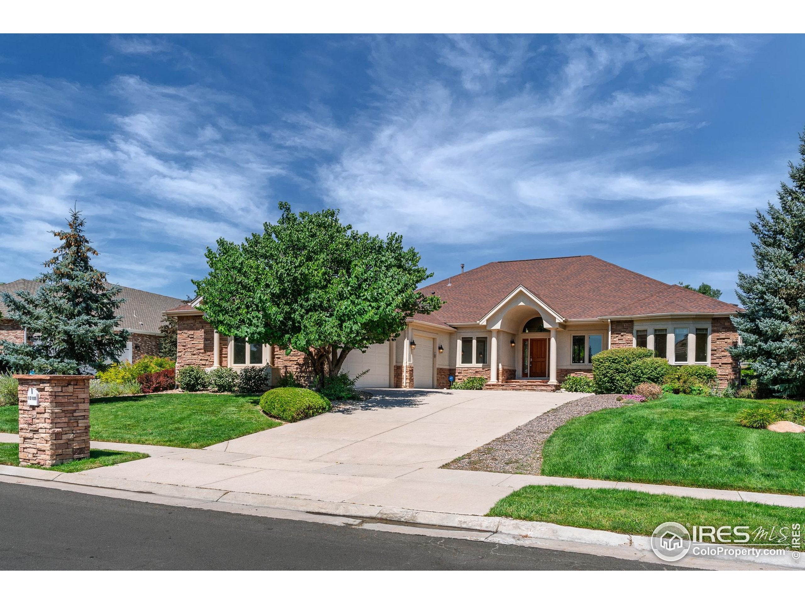 Arvada, Colorado, 80005, United States, 4 Bedrooms Bedrooms, ,4 BathroomsBathrooms,Residential,Active,1922299