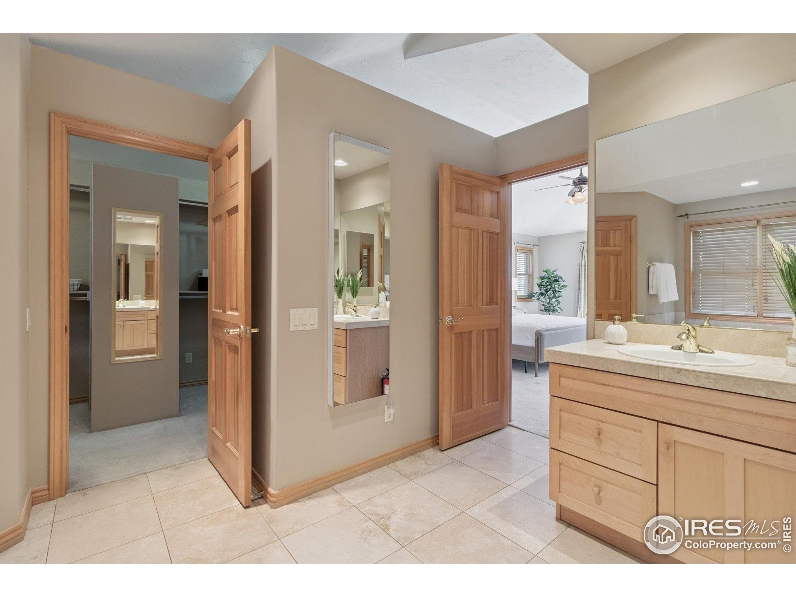 Brighton, Colorado, 80602, United States, 4 Bedrooms Bedrooms, ,4 BathroomsBathrooms,Residential,Active,1952465