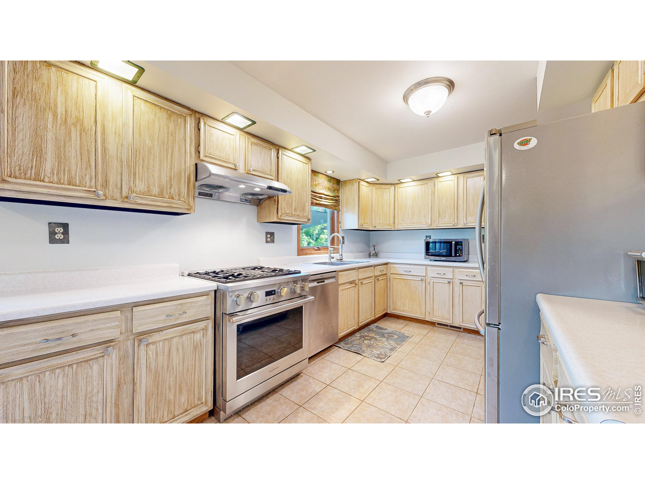 Berthoud, Colorado, 80513, United States, 5 Bedrooms Bedrooms, ,4 BathroomsBathrooms,Residential,Active,1914590