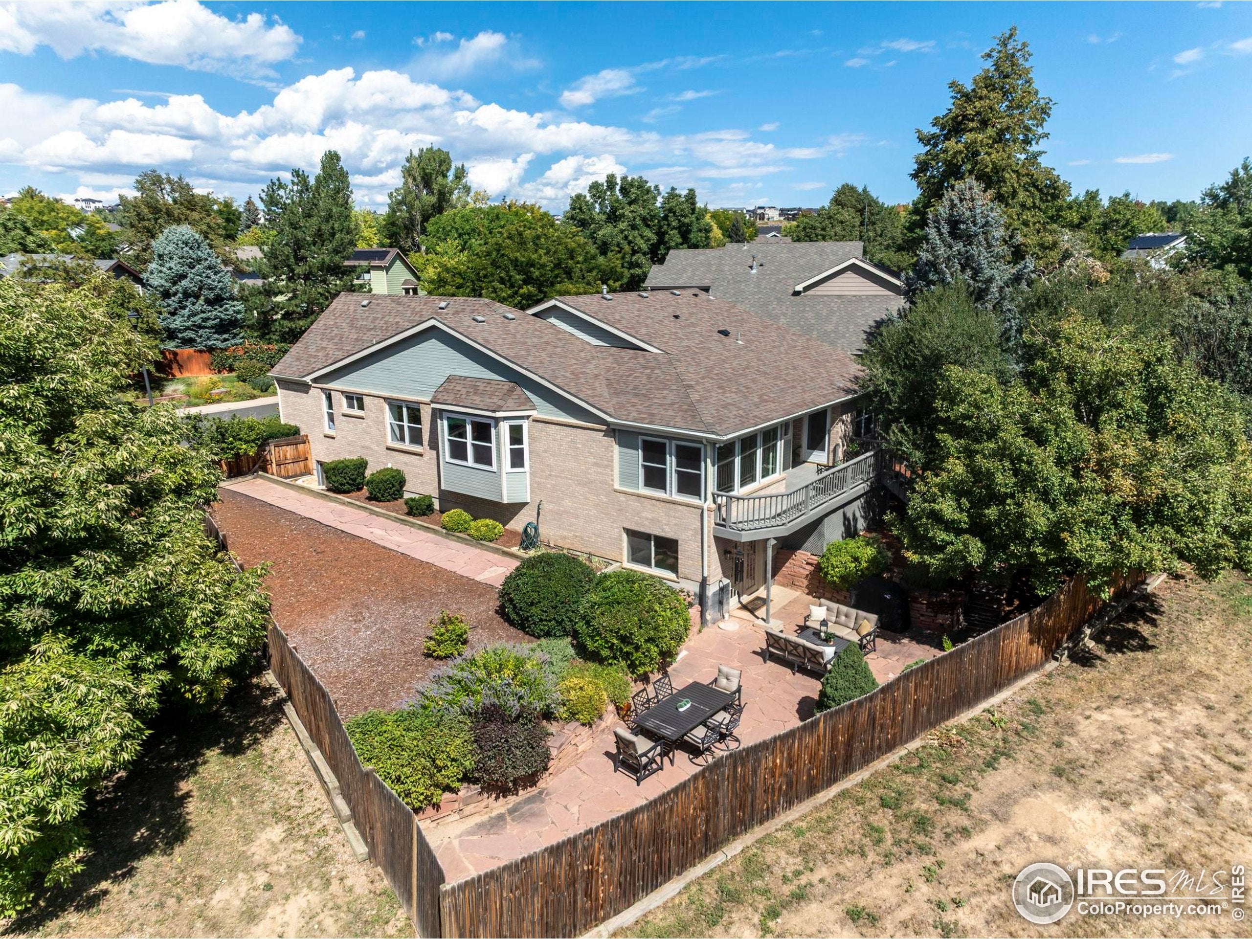 Louisville, Colorado, 80027, United States, 3 Bedrooms Bedrooms, ,3 BathroomsBathrooms,Residential,Active,1944039