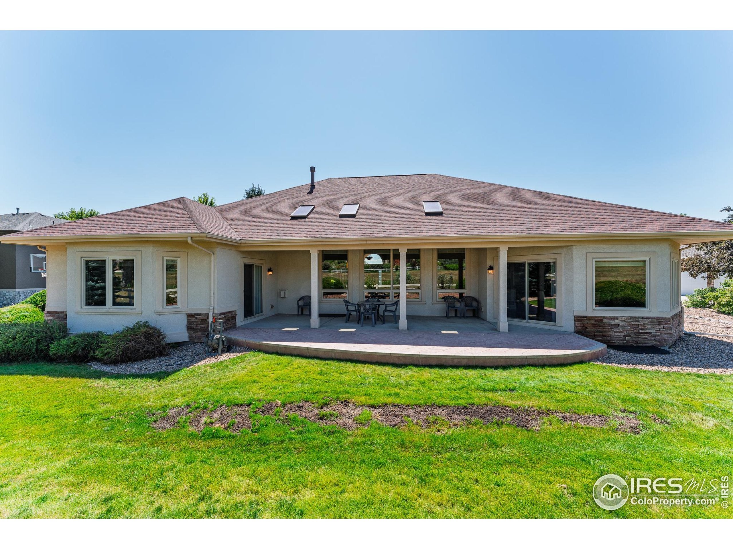 Arvada, Colorado, 80005, United States, 4 Bedrooms Bedrooms, ,4 BathroomsBathrooms,Residential,Active,1922299