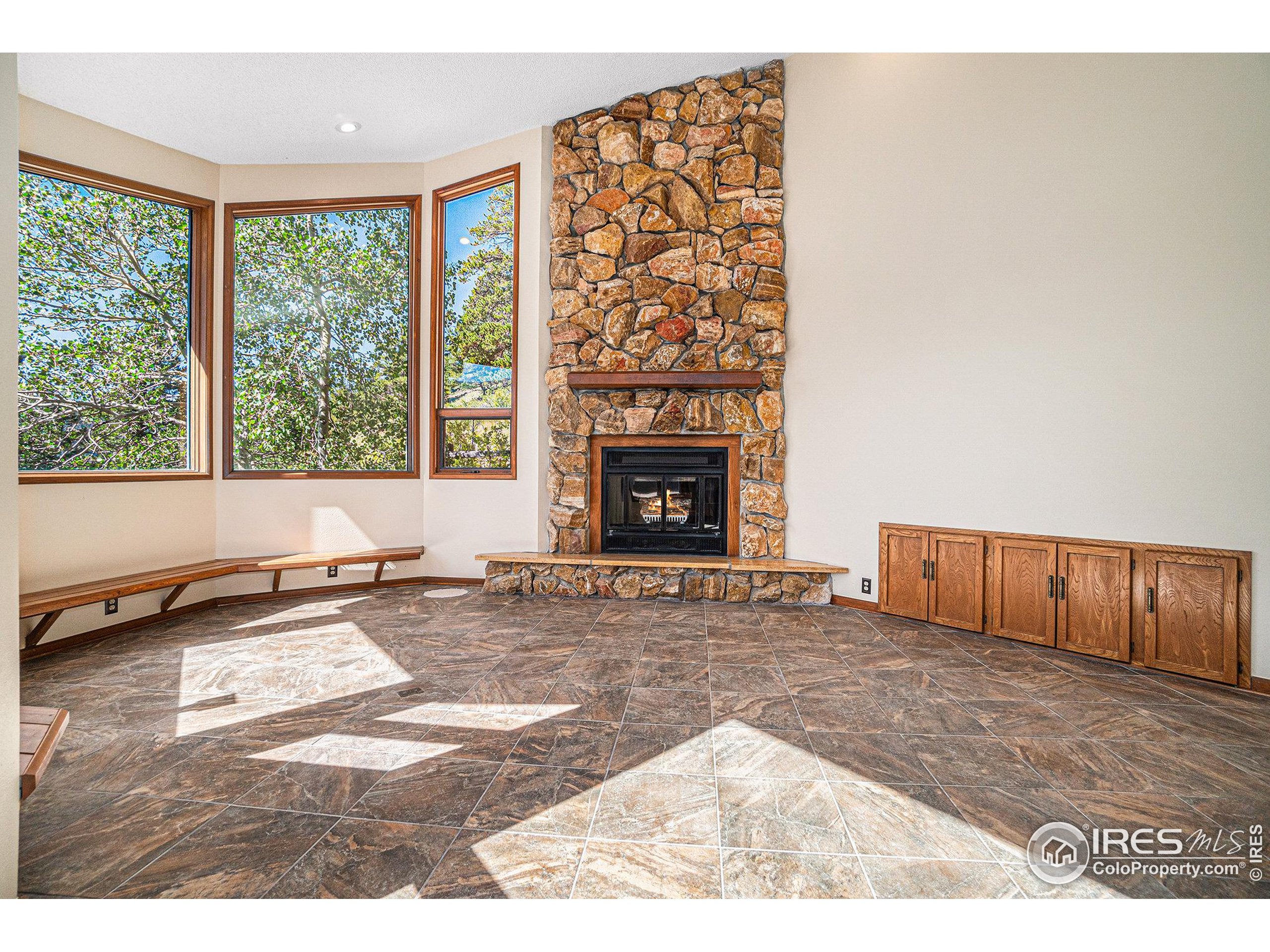 Estes Park, Colorado, 80517, United States, 3 Bedrooms Bedrooms, ,2 BathroomsBathrooms,Residential,Active,1755239