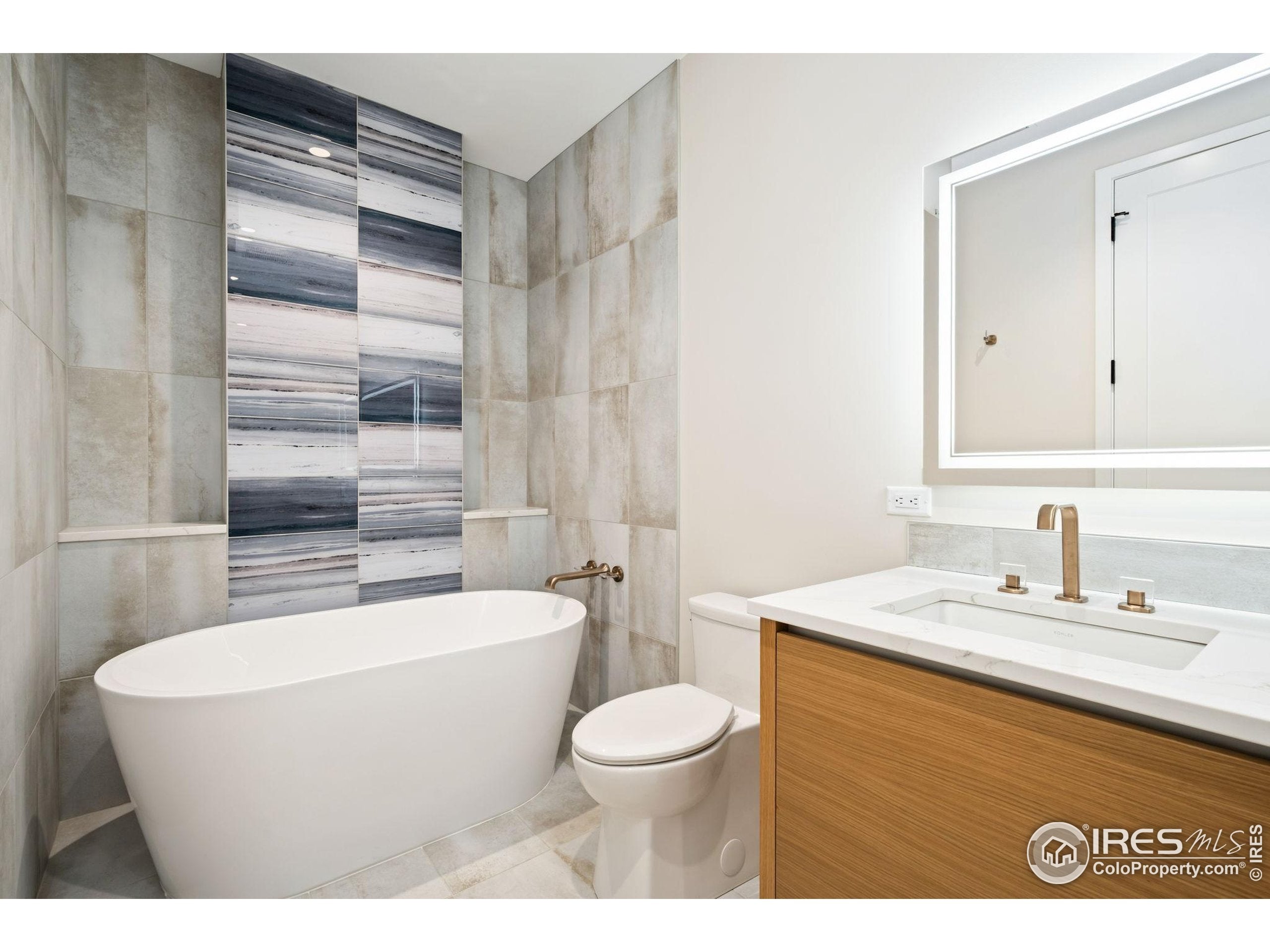 Loveland, Colorado, 80537, United States, 2 Bedrooms Bedrooms, ,3 BathroomsBathrooms,Residential,Active,1884717