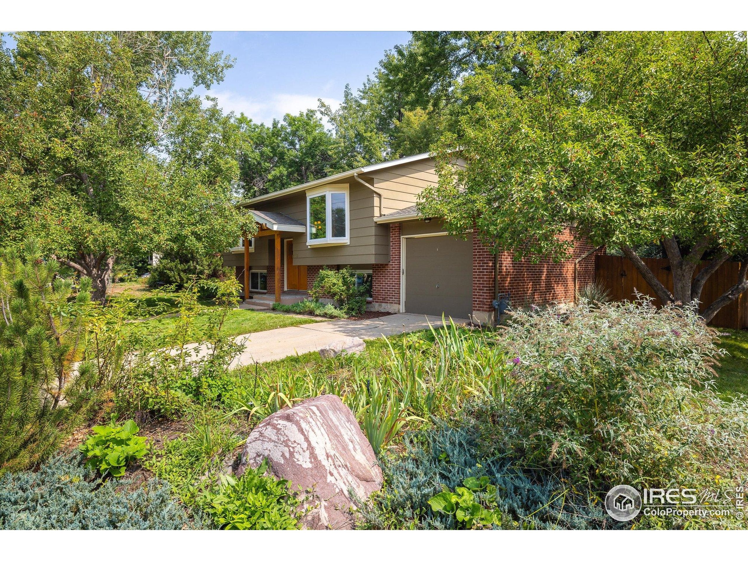 Boulder, Colorado, 80304, United States, 3 Bedrooms Bedrooms, ,2 BathroomsBathrooms,Residential,Active,1943829