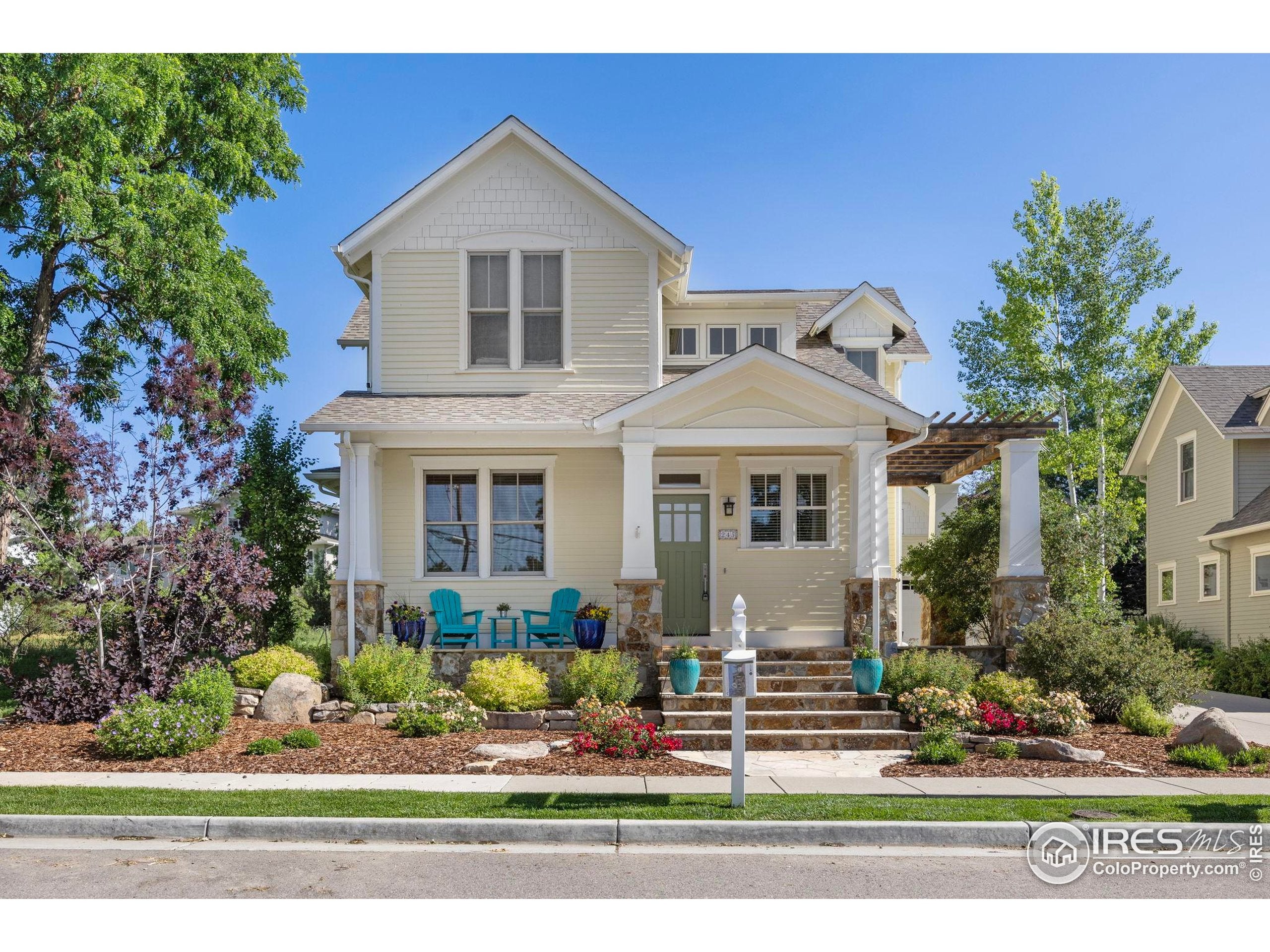 Louisville, Colorado, 80027, United States, 4 Bedrooms Bedrooms, ,5 BathroomsBathrooms,Residential,Active,1764452
