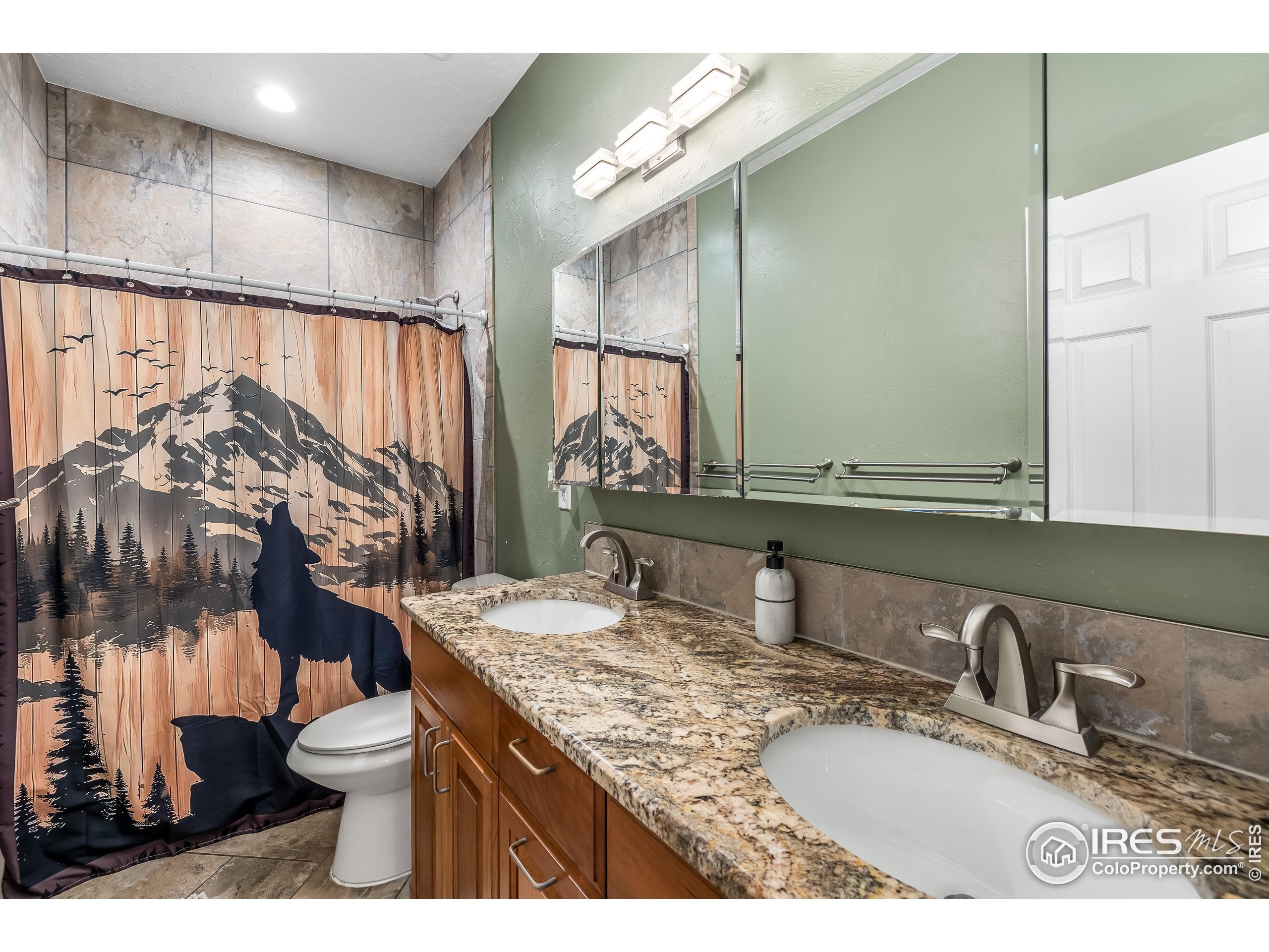 La Salle, Colorado, 80645, United States, 6 Bedrooms Bedrooms, ,4 BathroomsBathrooms,Residential,Active,1953283