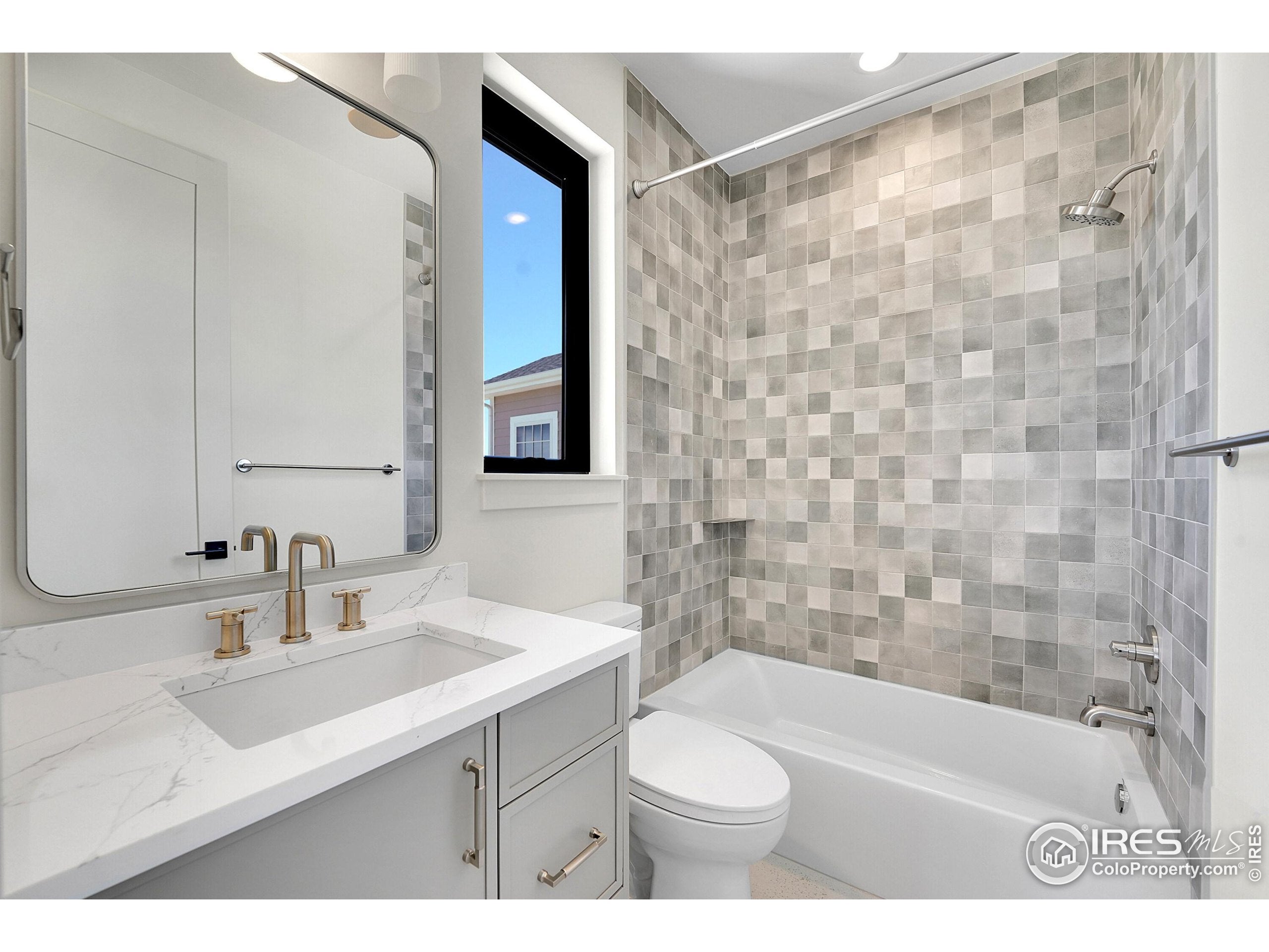 Louisville, Colorado, 80027, United States, 5 Bedrooms Bedrooms, ,6 BathroomsBathrooms,Residential,Active,1997547