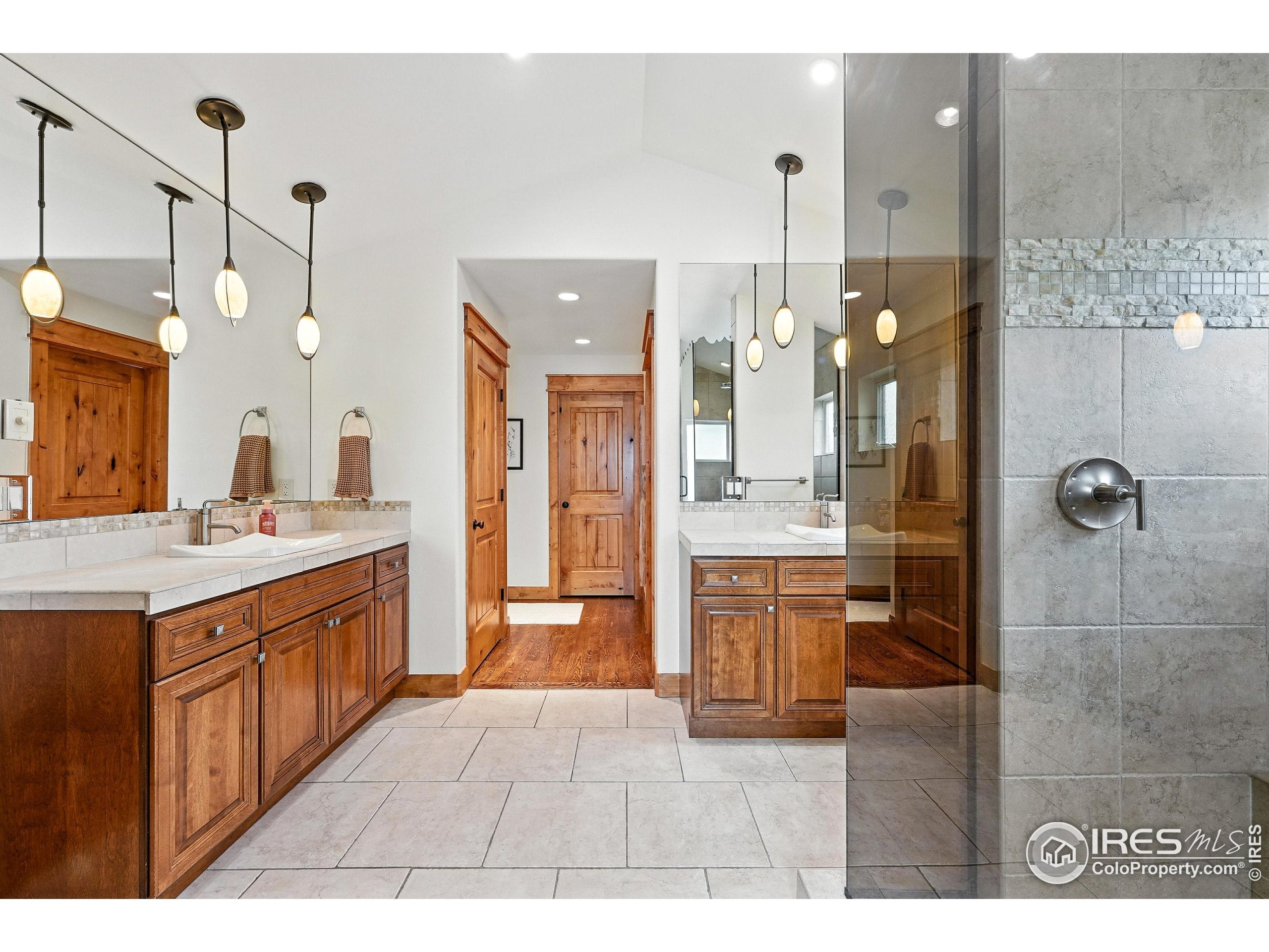 Boulder, Colorado, 80304, United States, 5 Bedrooms Bedrooms, ,4 BathroomsBathrooms,Residential,Active,1997632