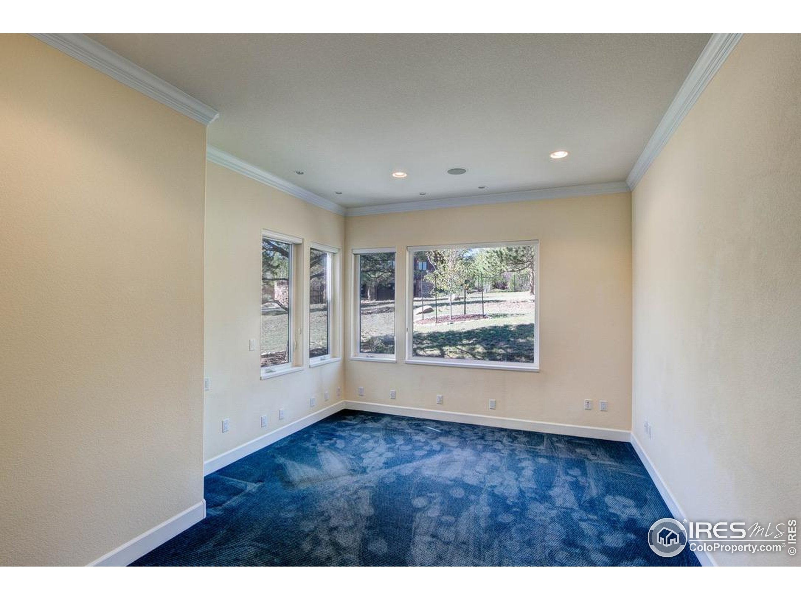 Estes Park, Colorado, 80517, United States, 4 Bedrooms Bedrooms, ,3 BathroomsBathrooms,Residential,Active,1952630