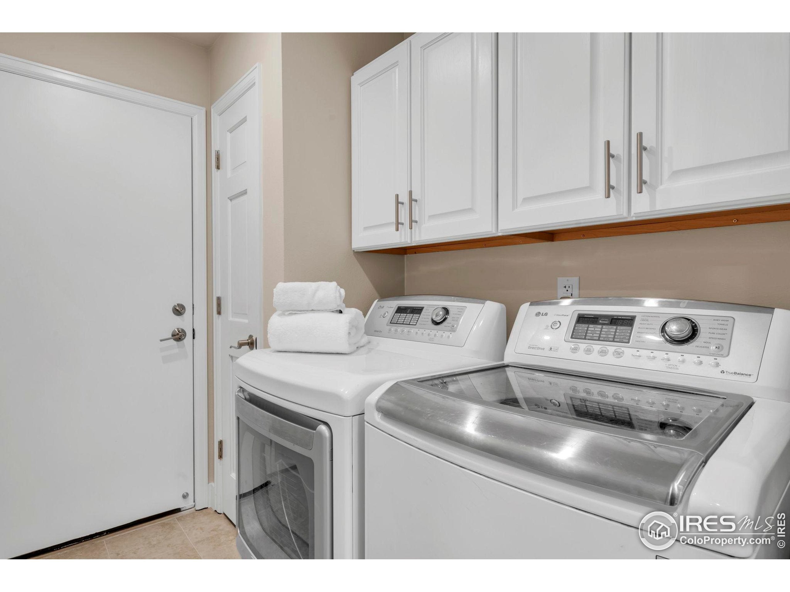 Louisville, Colorado, 80027, United States, 3 Bedrooms Bedrooms, ,3 BathroomsBathrooms,Residential,Active,1944039