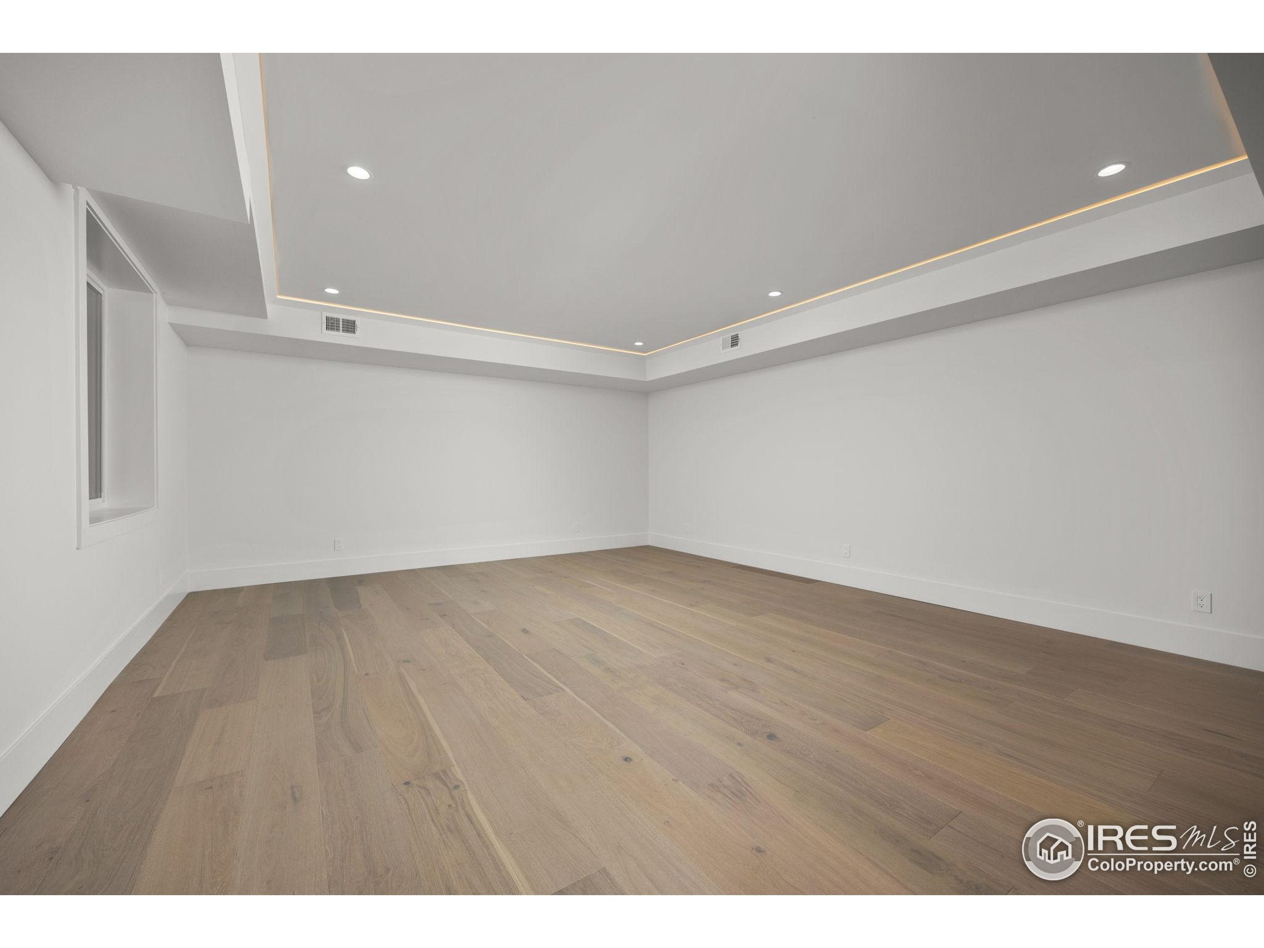 Louisville, Colorado, 80027, United States, 6 Bedrooms Bedrooms, ,4 BathroomsBathrooms,Residential,Active,1903214