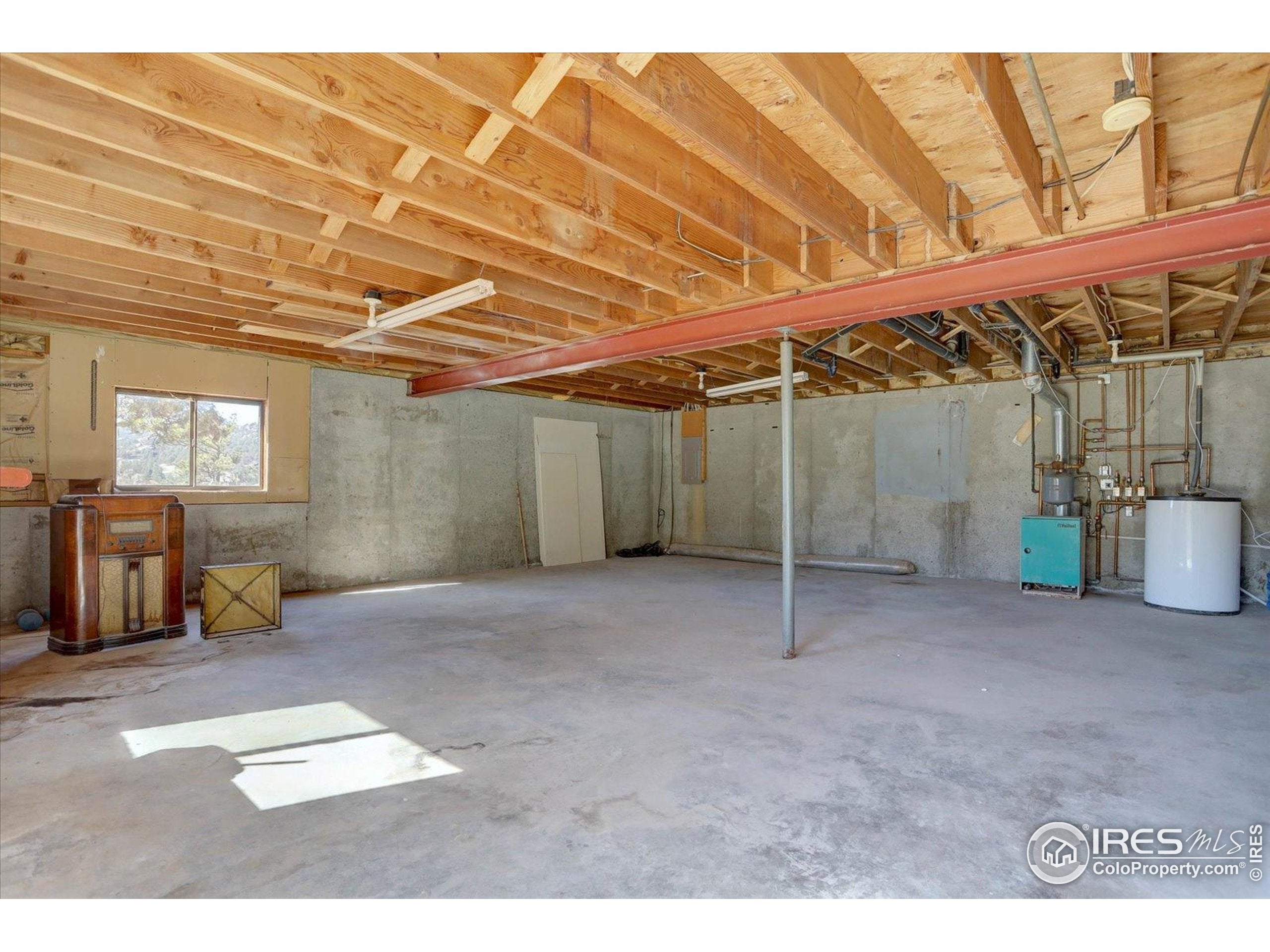 Lyons, Colorado, 80540, United States, 3 Bedrooms Bedrooms, ,2 BathroomsBathrooms,Residential,Active,1969834