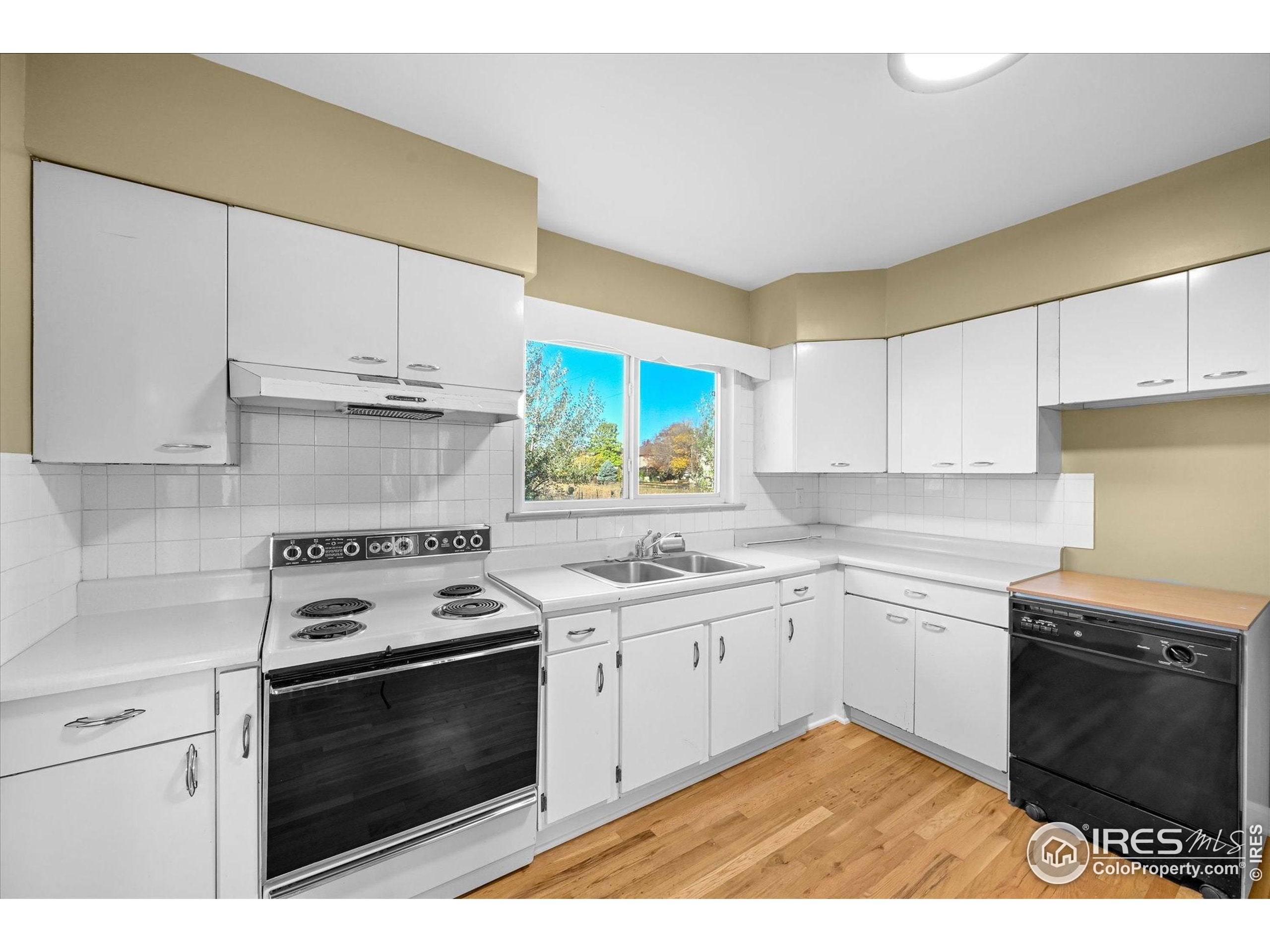 Lafayette, Colorado, 80026, United States, 2 Bedrooms Bedrooms, ,1 BathroomBathrooms,Residential,Active,1997629