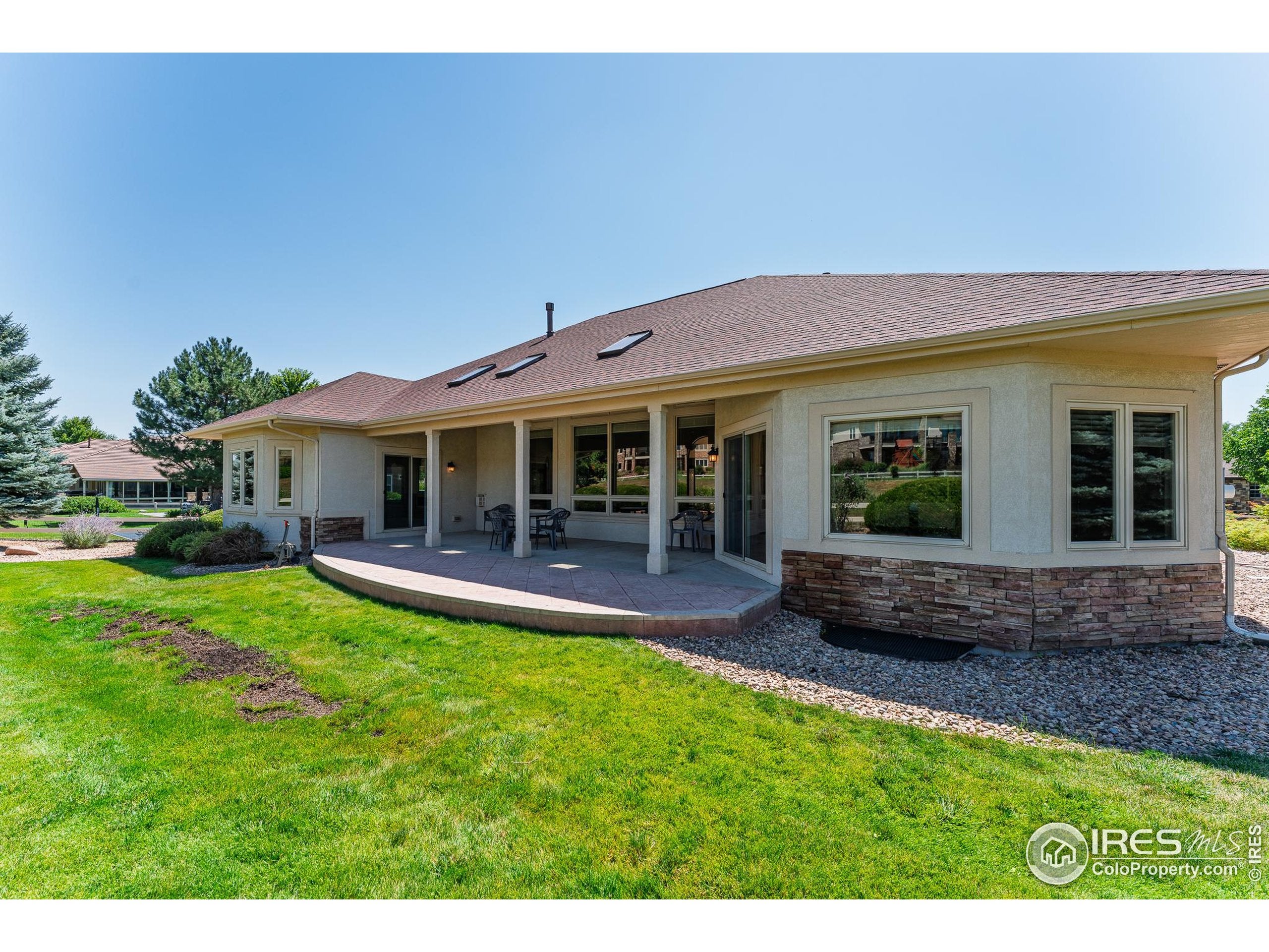 Arvada, Colorado, 80005, United States, 4 Bedrooms Bedrooms, ,4 BathroomsBathrooms,Residential,Active,1922299