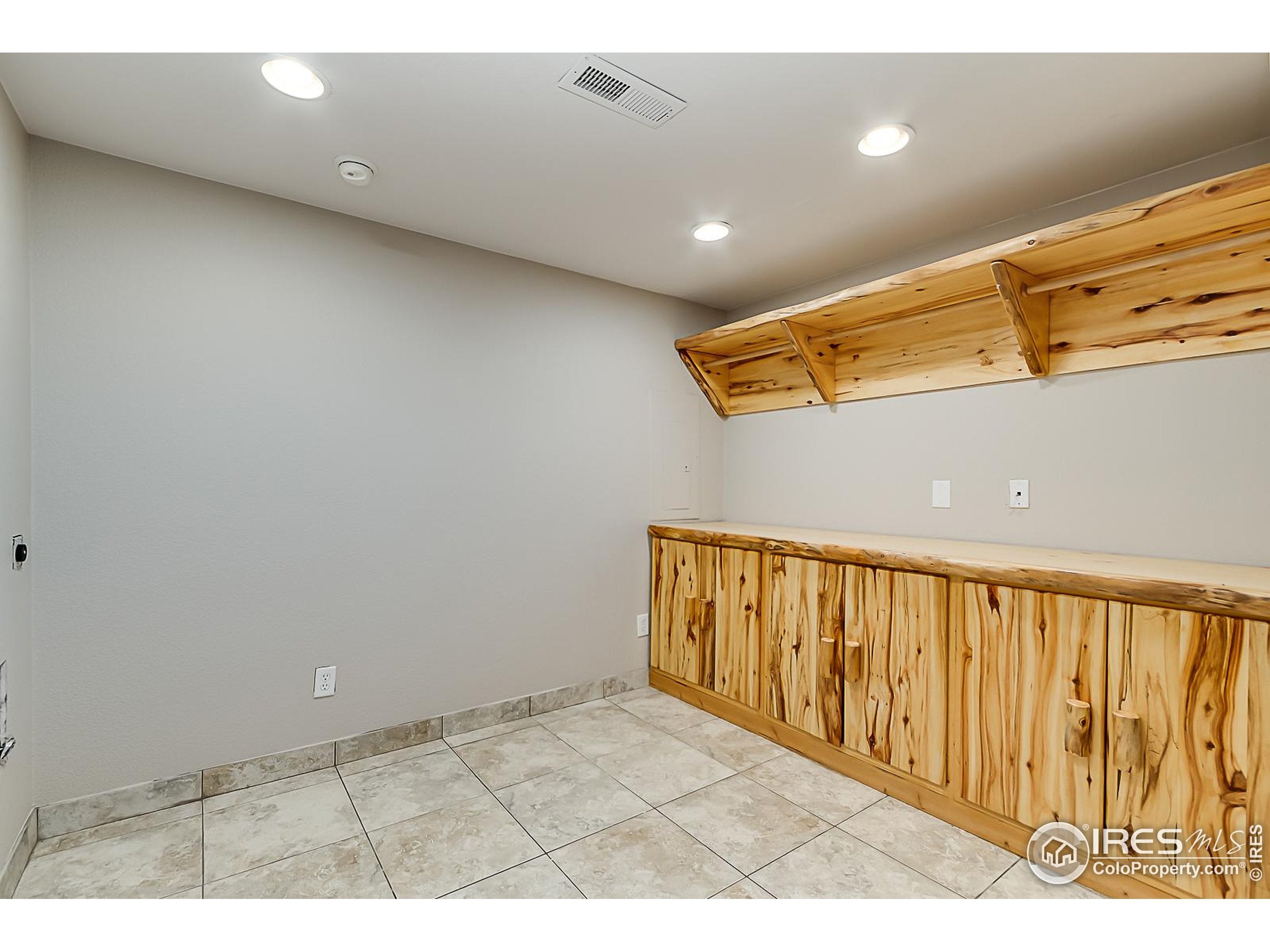 Eaton, Colorado, 80615, United States, 5 Bedrooms Bedrooms, ,3 BathroomsBathrooms,Residential,Active,1953710
