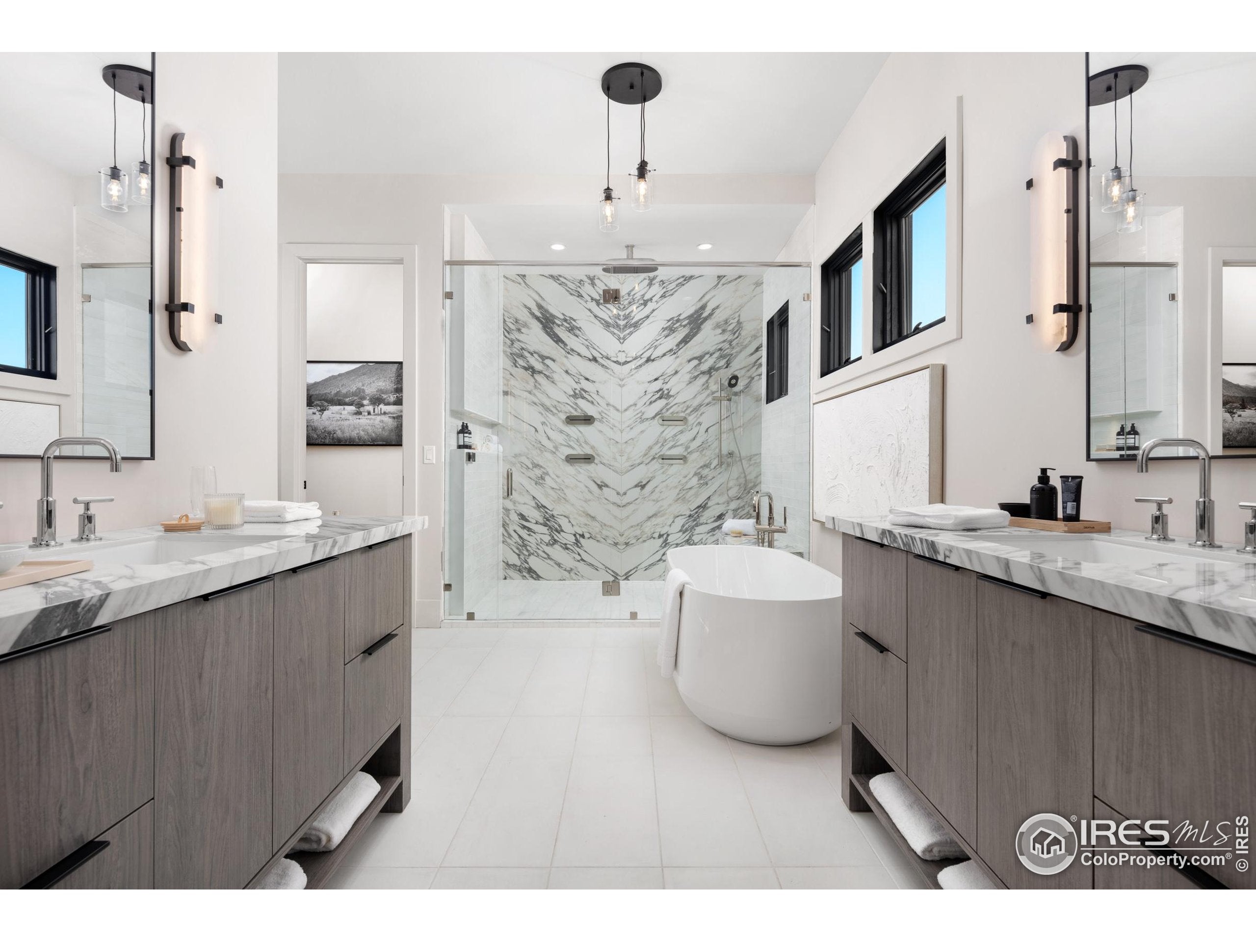 Berthoud, Colorado, 80513, United States, 4 Bedrooms Bedrooms, ,9 BathroomsBathrooms,Residential,Active,1945514