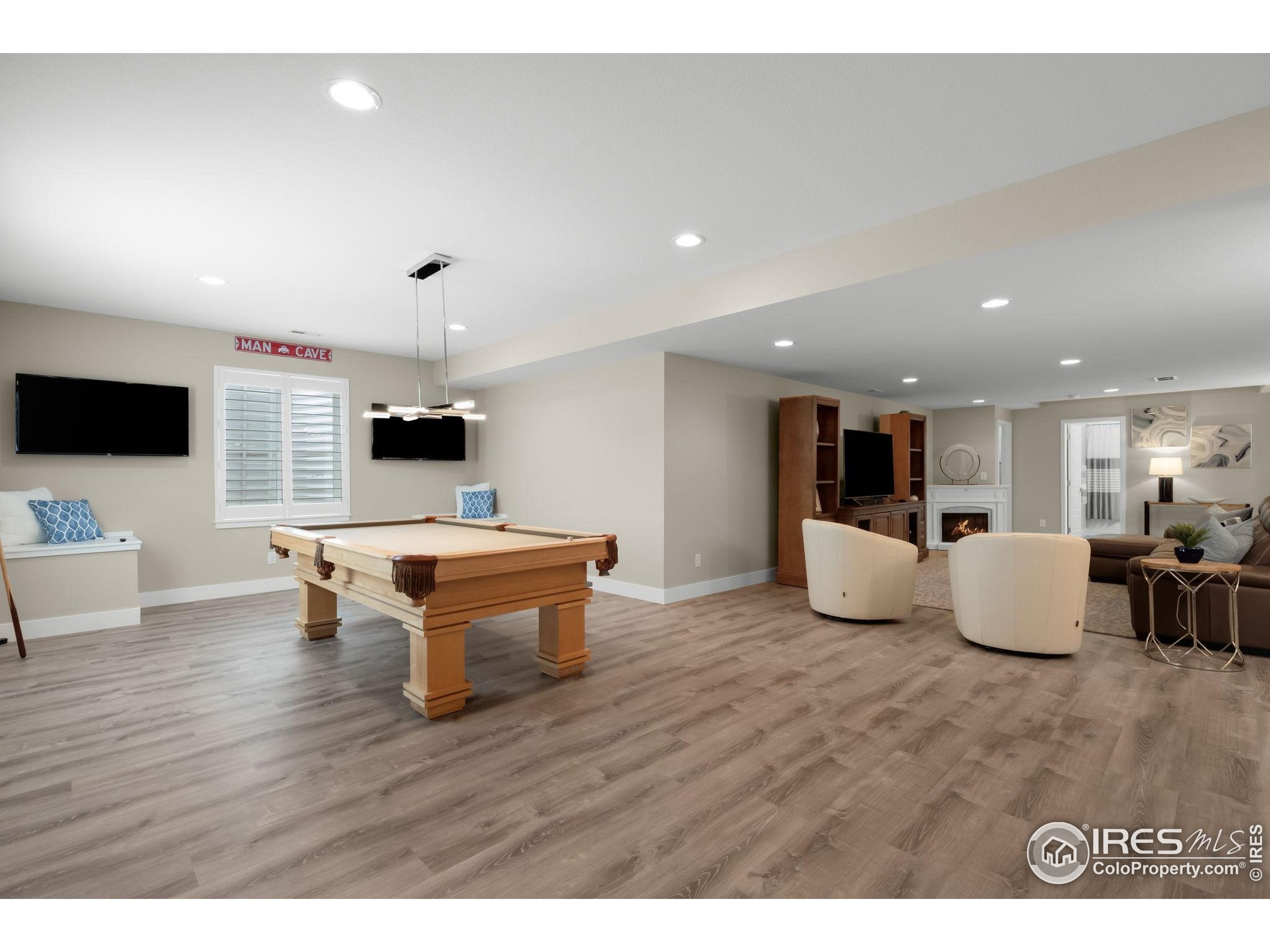 Golden, Colorado, 80403, United States, 5 Bedrooms Bedrooms, ,4 BathroomsBathrooms,Residential,Active,1945502