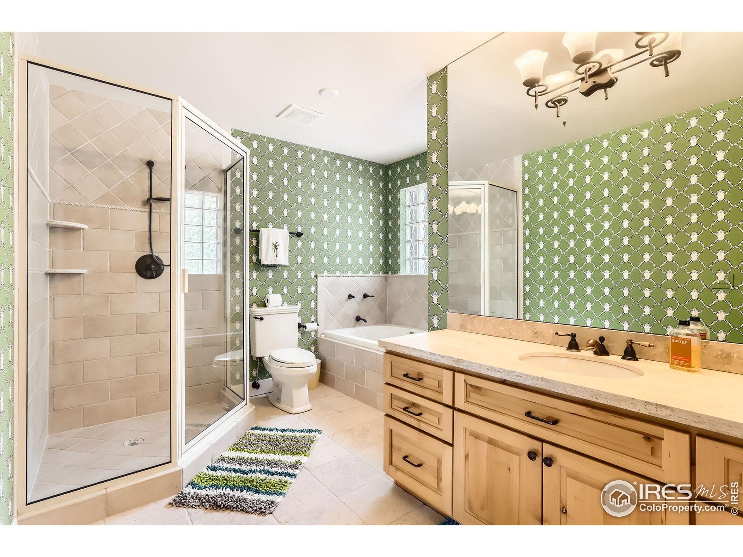 Boulder, Colorado, 80302, United States, 4 Bedrooms Bedrooms, ,5 BathroomsBathrooms,Residential,Pending,1953002