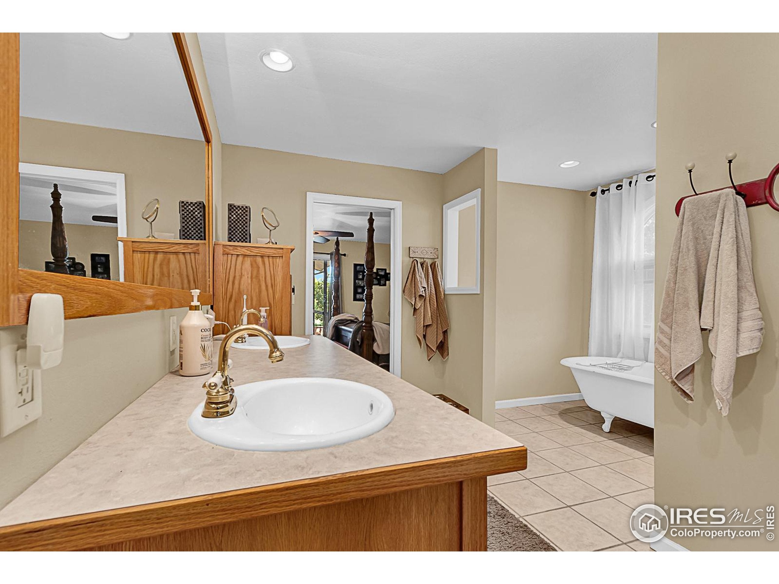 Greeley, Colorado, 80634, United States, 6 Bedrooms Bedrooms, ,3 BathroomsBathrooms,Residential,Active,1889341