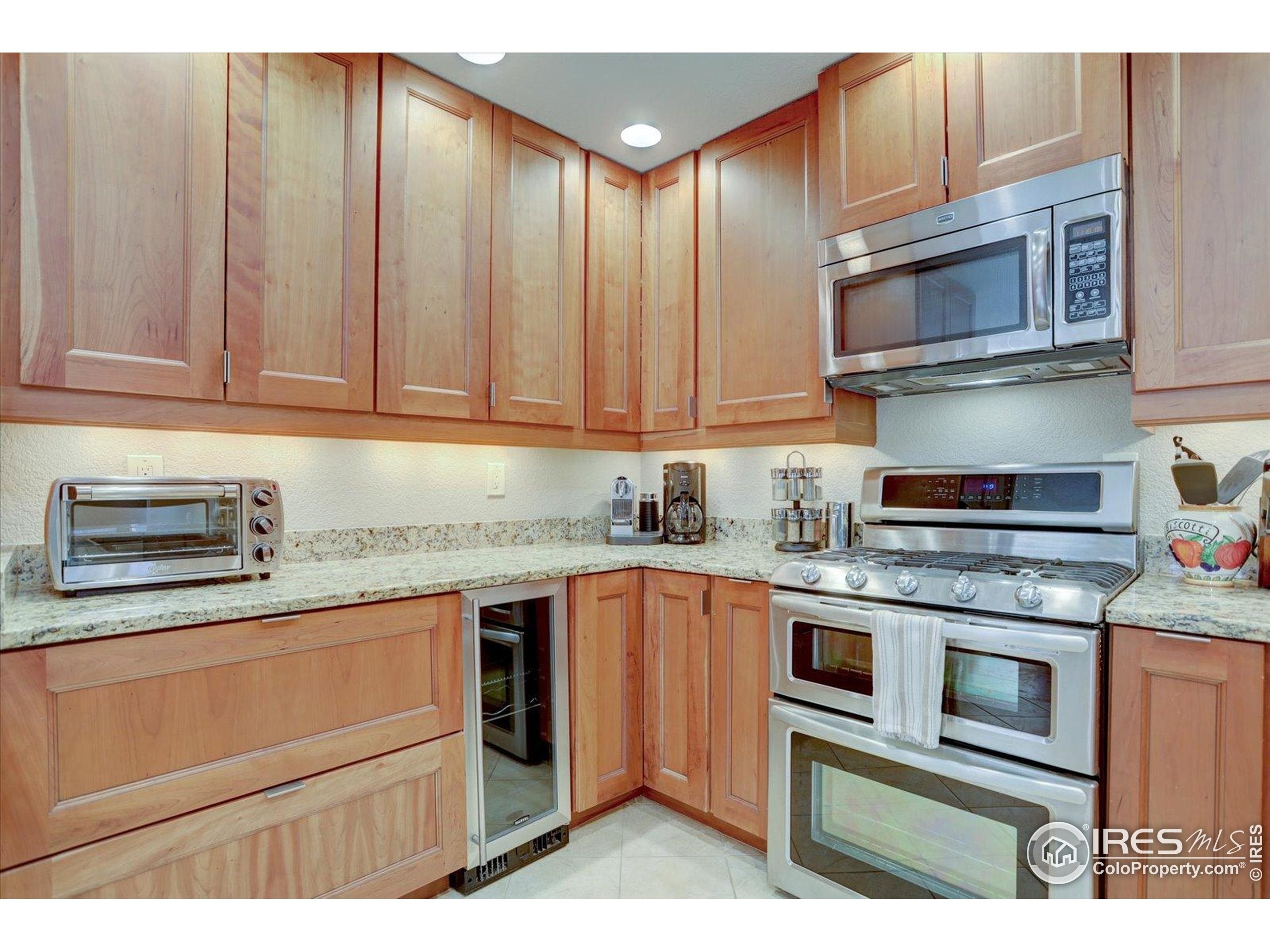 Boulder, Colorado, 80302, United States, 3 Bedrooms Bedrooms, ,4 BathroomsBathrooms,Residential,Active,2008343