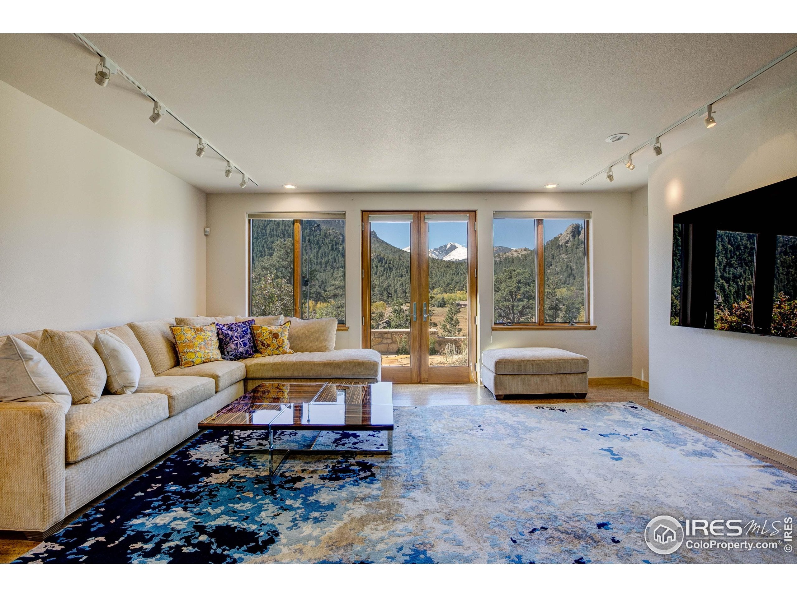 Estes Park, Colorado, 80517, United States, 6 Bedrooms Bedrooms, ,6 BathroomsBathrooms,Residential,Active,1952470