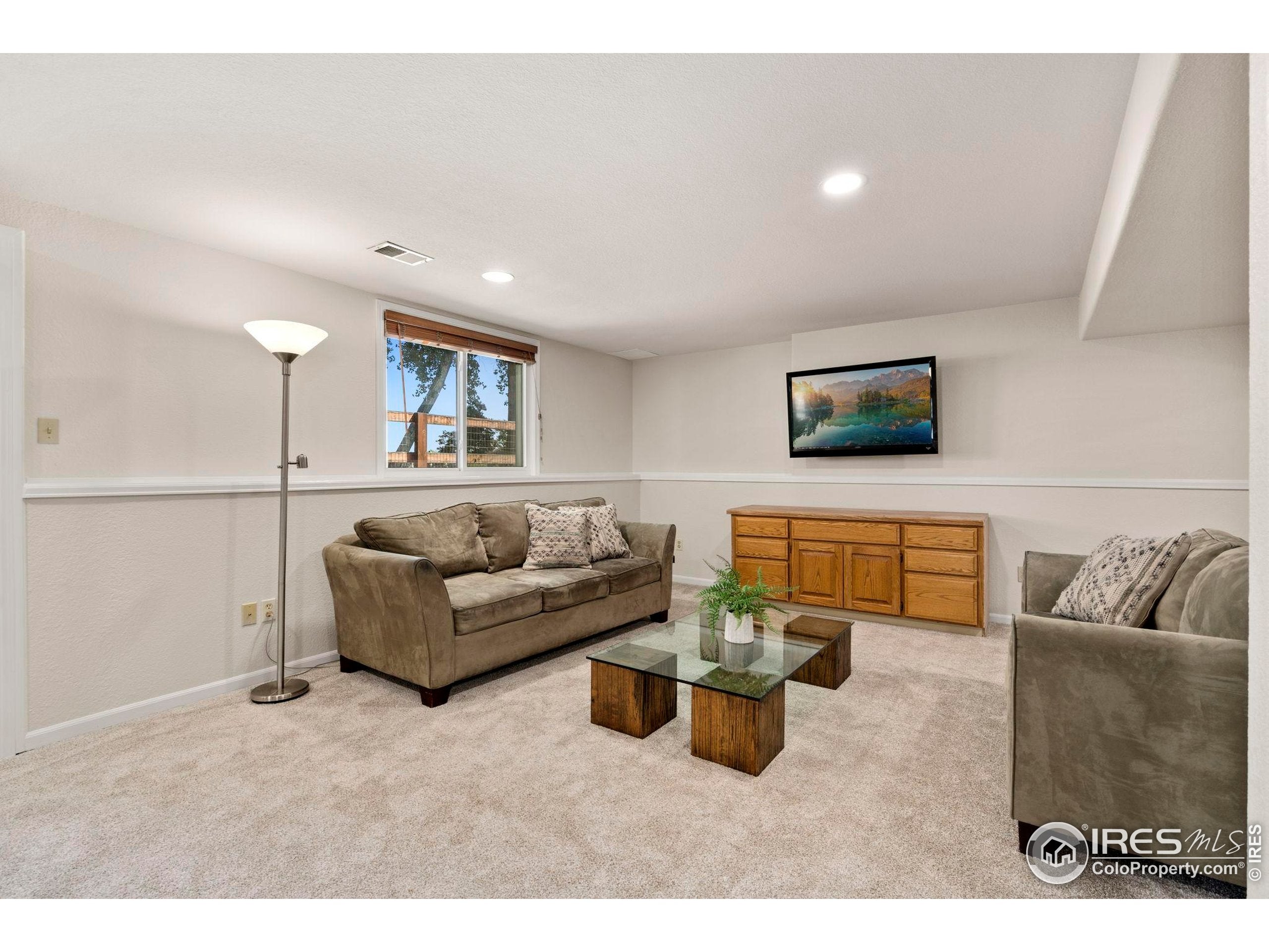 Loveland, Colorado, 80538, United States, 5 Bedrooms Bedrooms, ,3 BathroomsBathrooms,Residential,Active,1904189