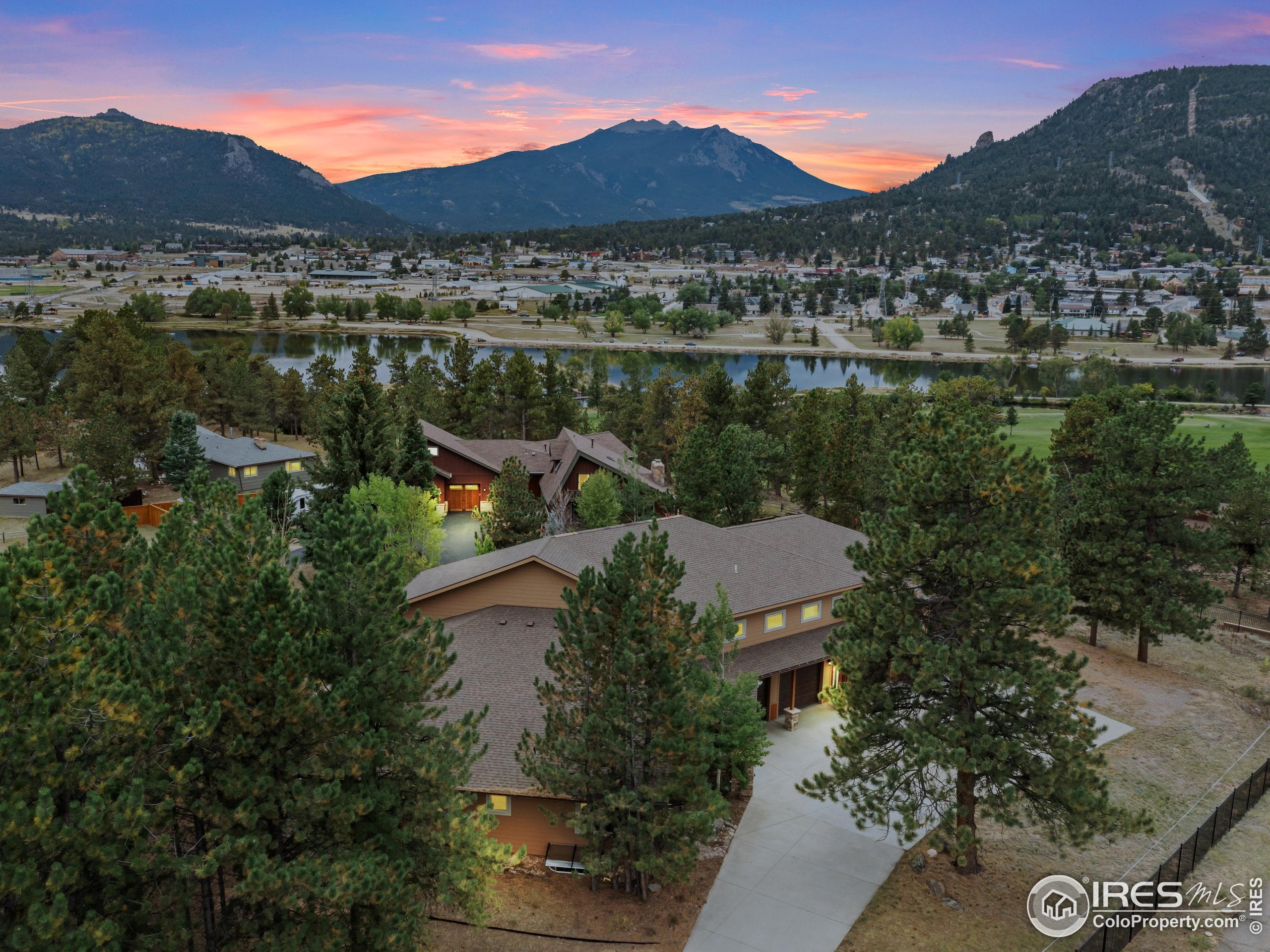 Estes Park, Colorado, 80517, United States, 5 Bedrooms Bedrooms, ,4 BathroomsBathrooms,Residential,Contingent,1824567