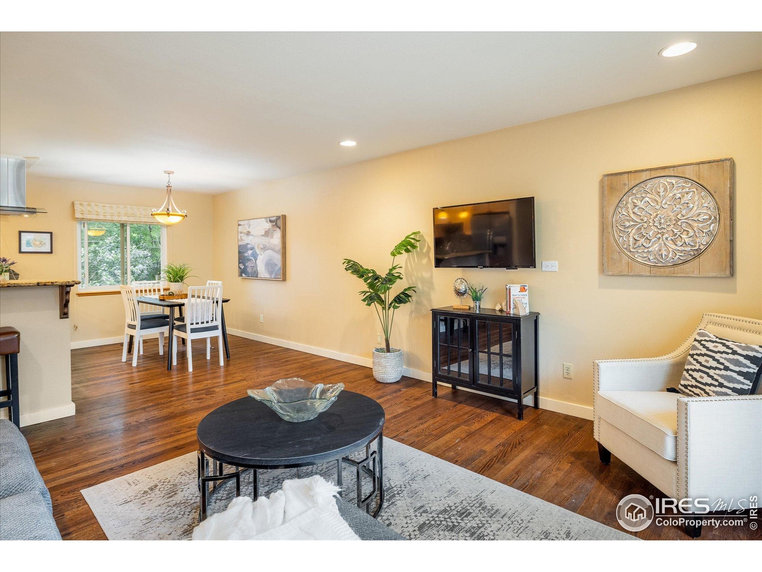 Boulder, Colorado, 80304, United States, 3 Bedrooms Bedrooms, ,2 BathroomsBathrooms,Residential,Active,1943829