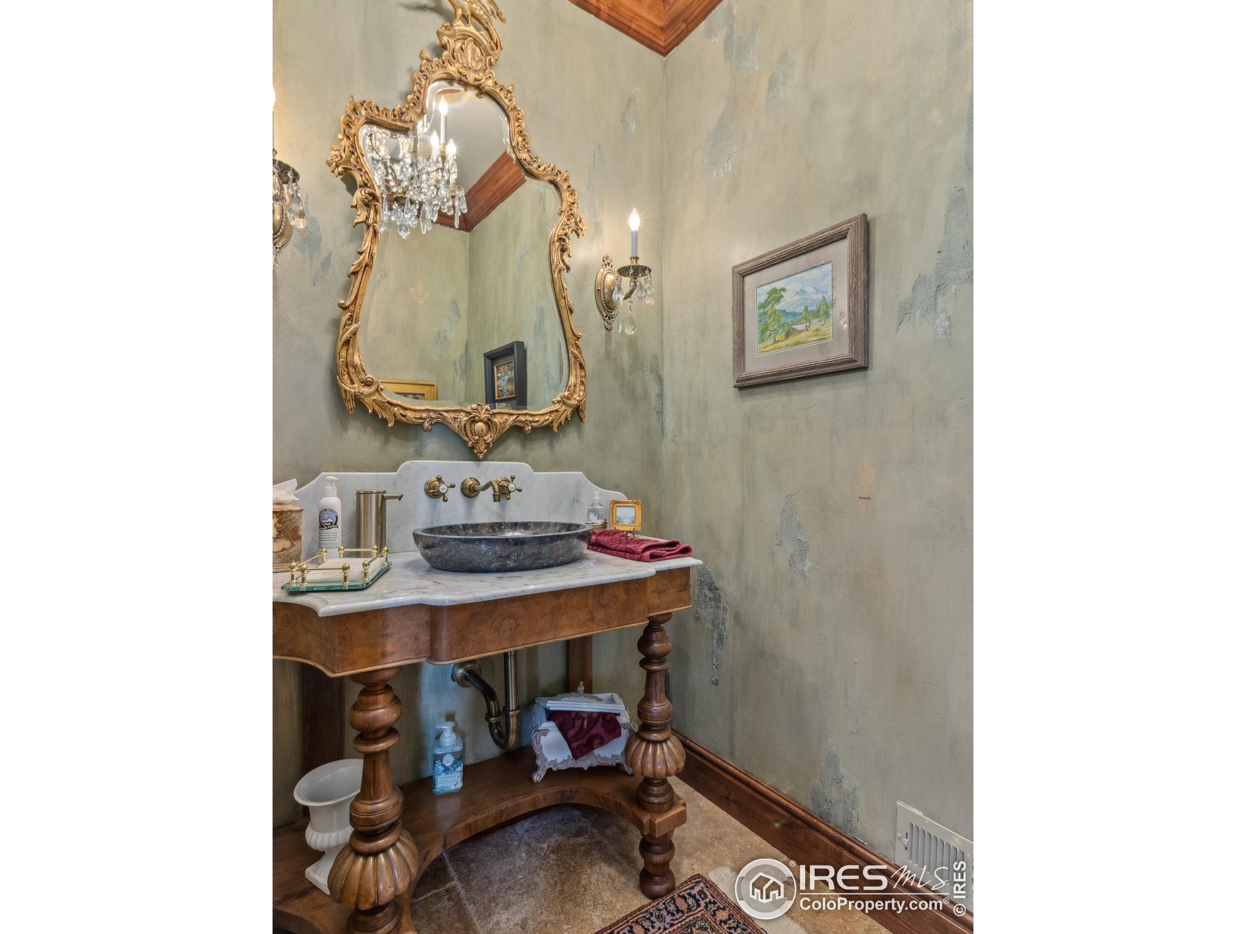Estes Park, Colorado, 80517, United States, ,4 BathroomsBathrooms,Residential,Active,1702117