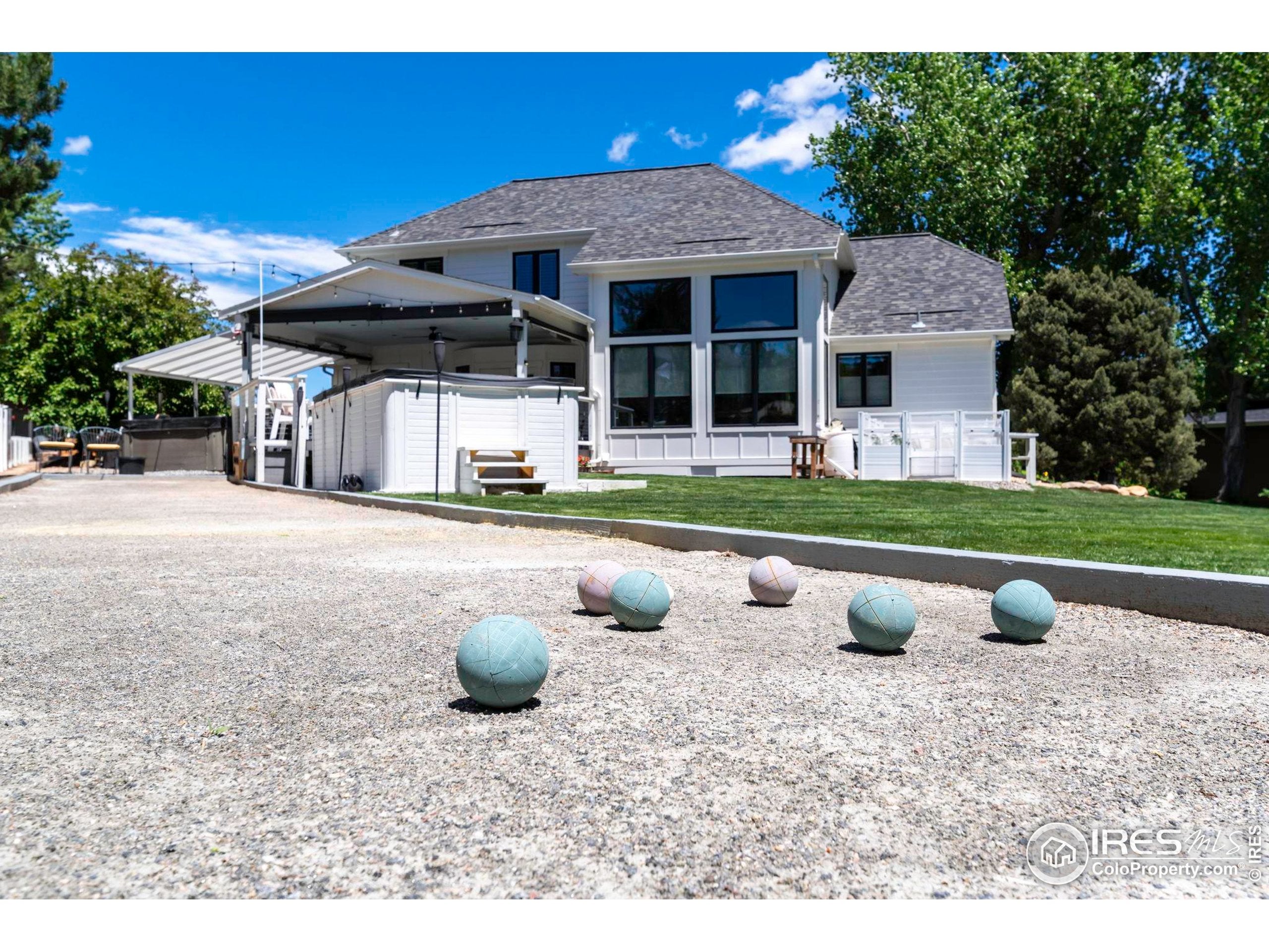 Louisville, Colorado, 80027, United States, 4 Bedrooms Bedrooms, ,4 BathroomsBathrooms,Residential,Active,1821969