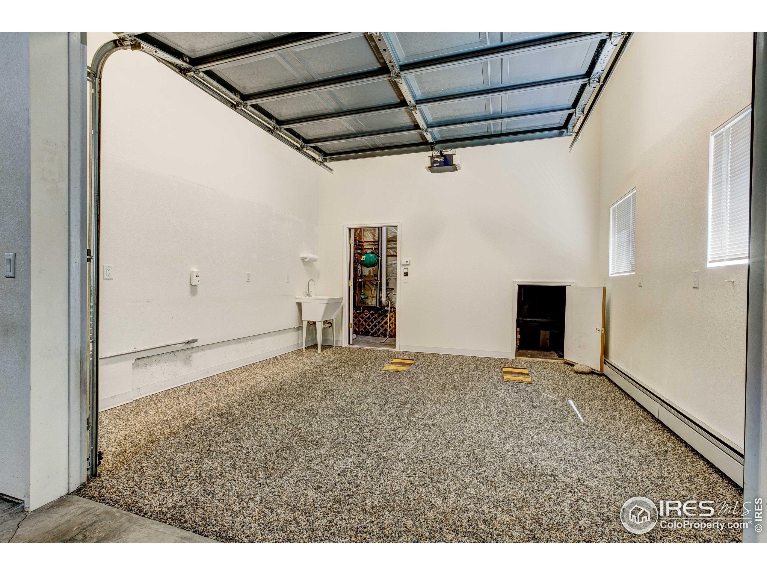 Estes Park, Colorado, 80517, United States, 4 Bedrooms Bedrooms, ,3 BathroomsBathrooms,Residential,Active,1952630