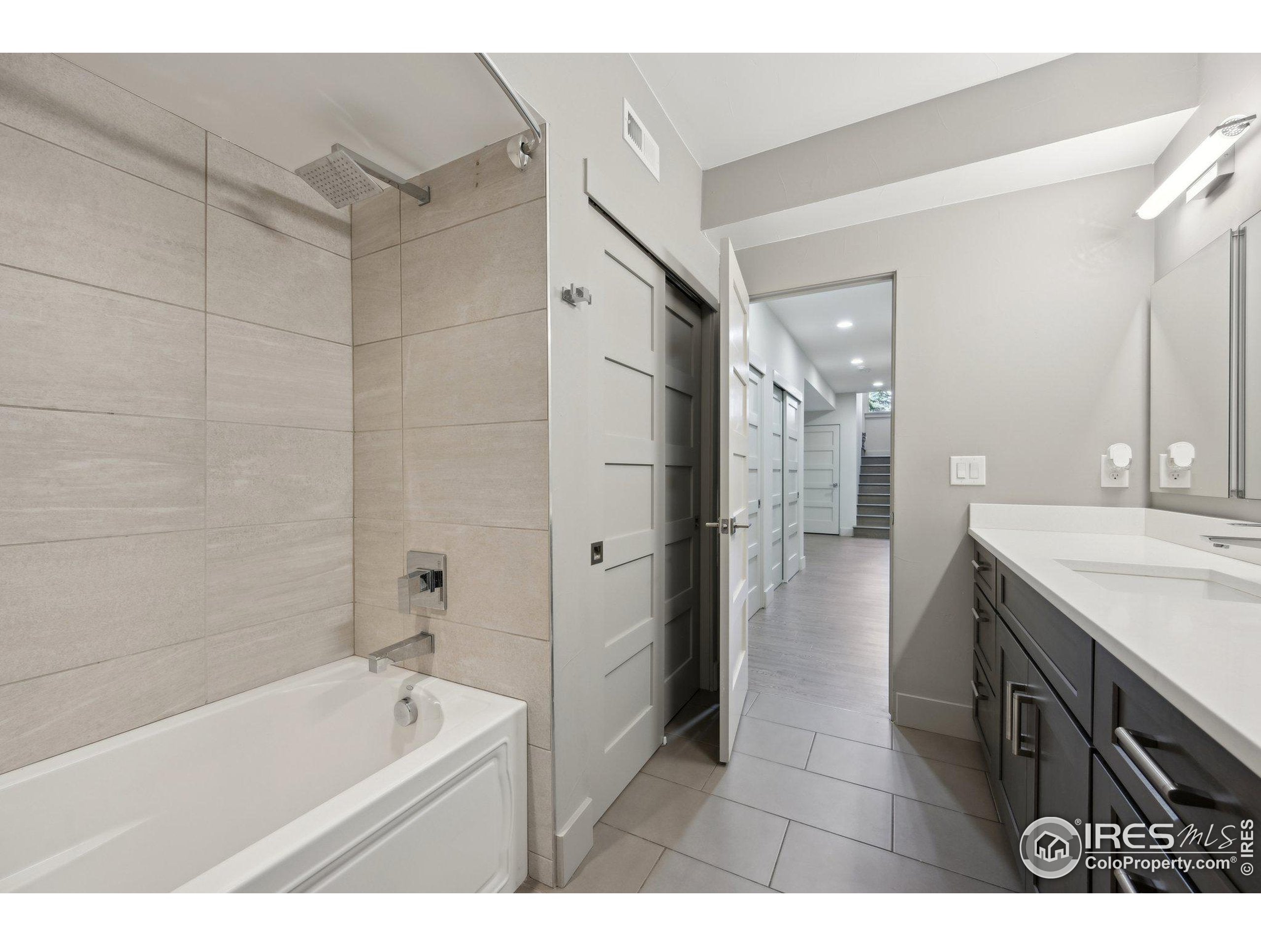 Boulder, Colorado, 80302, United States, 5 Bedrooms Bedrooms, ,6 BathroomsBathrooms,Residential,Active,1997560