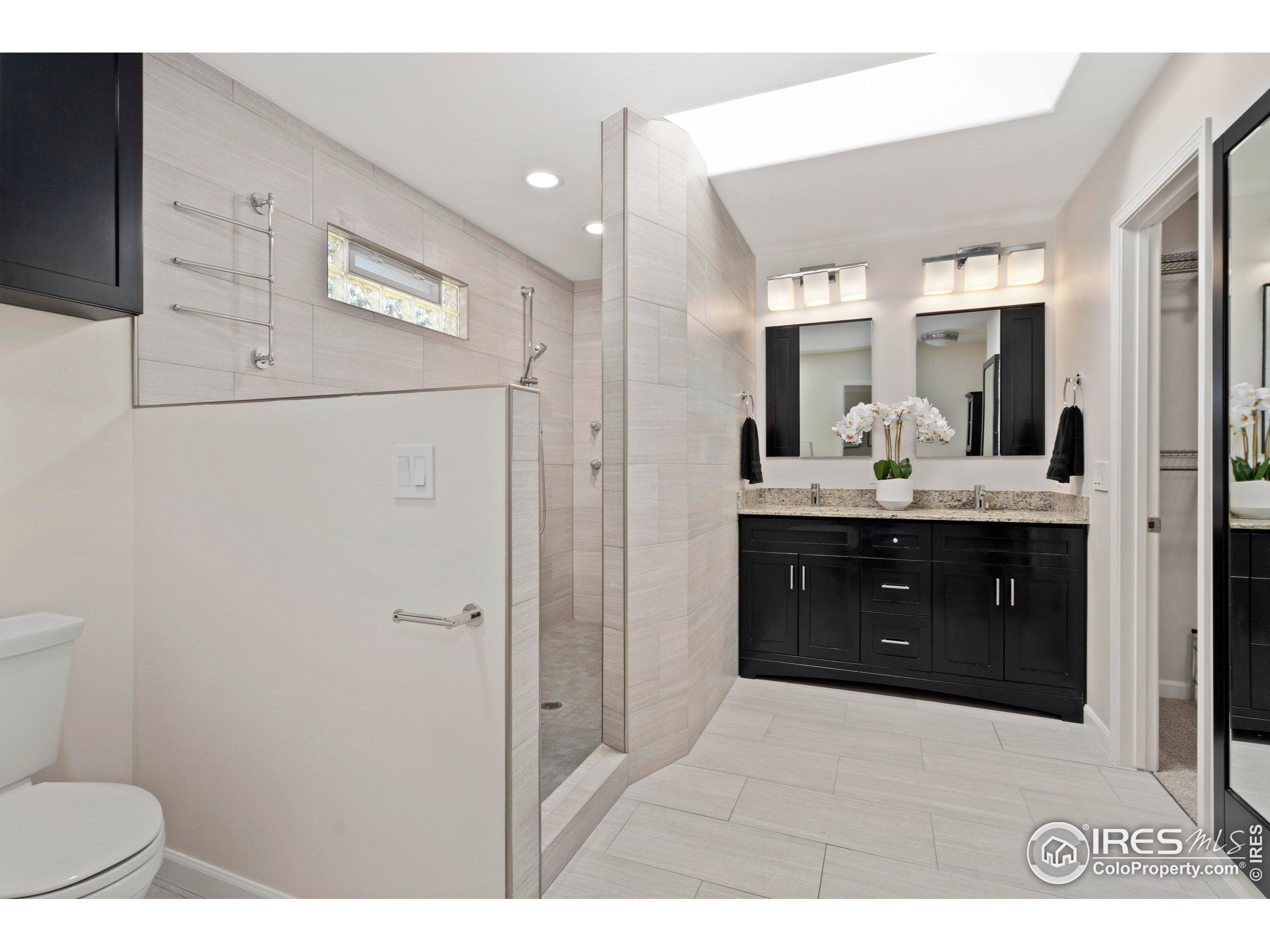Loveland, Colorado, 80538, United States, 5 Bedrooms Bedrooms, ,3 BathroomsBathrooms,Residential,Active,1904189