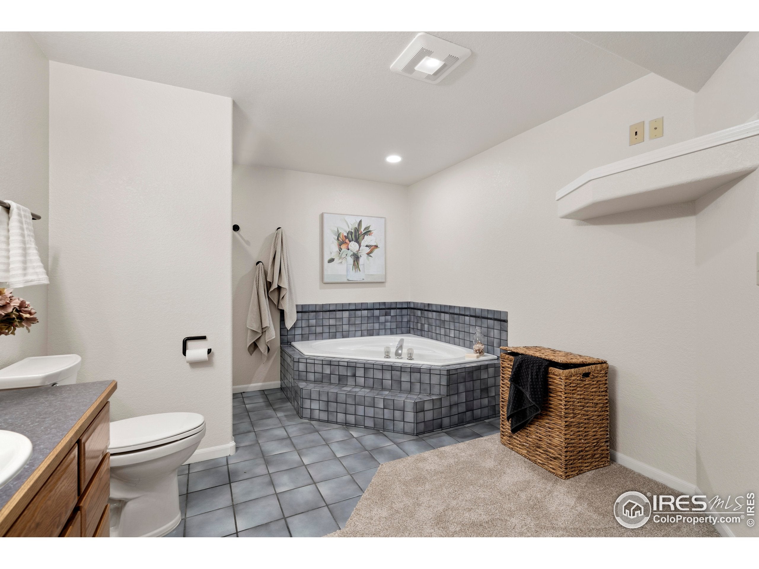 Loveland, Colorado, 80538, United States, 5 Bedrooms Bedrooms, ,3 BathroomsBathrooms,Residential,Active,1904189