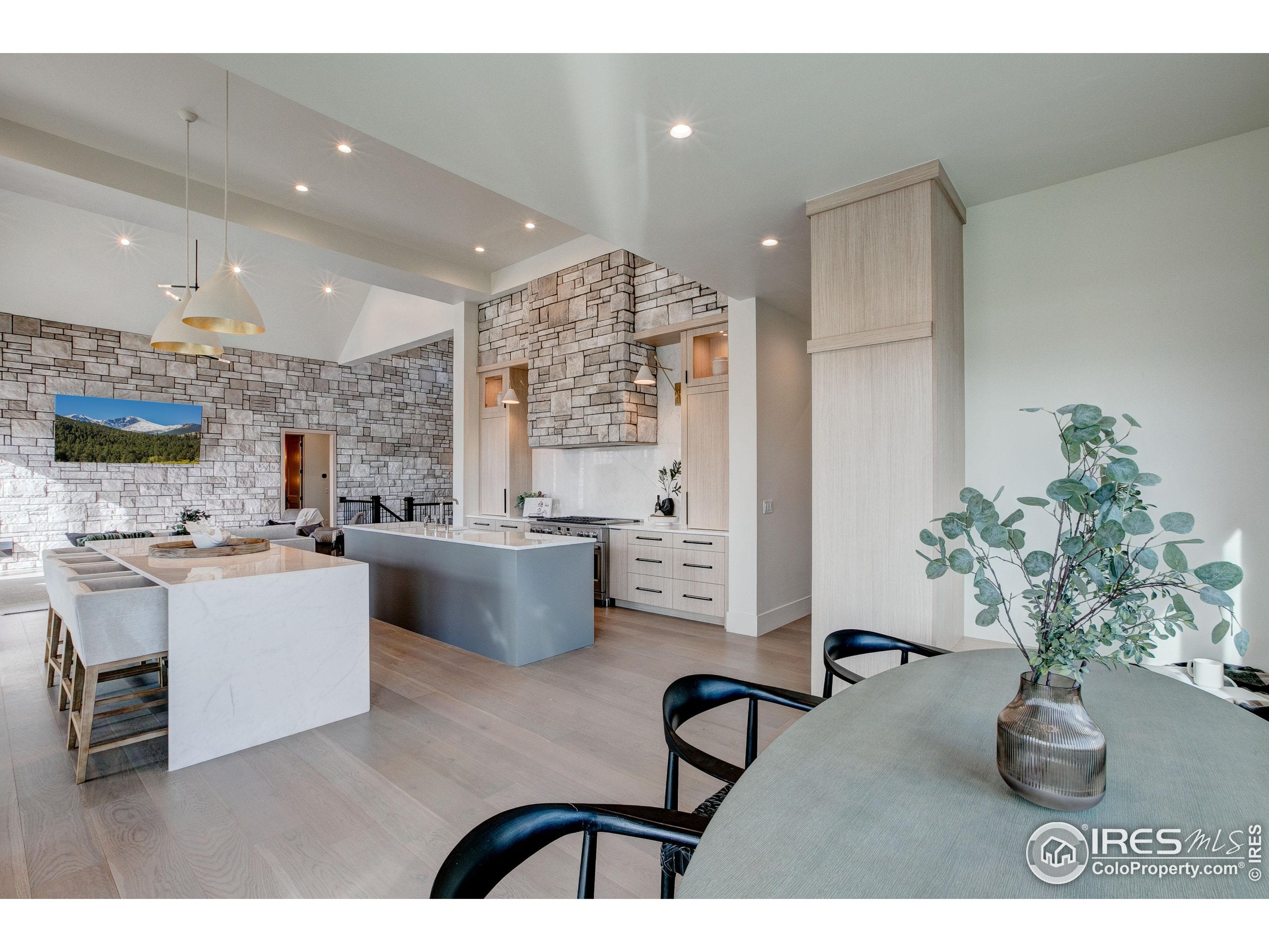 Berthoud, Colorado, 80513, United States, 4 Bedrooms Bedrooms, ,8 BathroomsBathrooms,Residential,Active,2012195