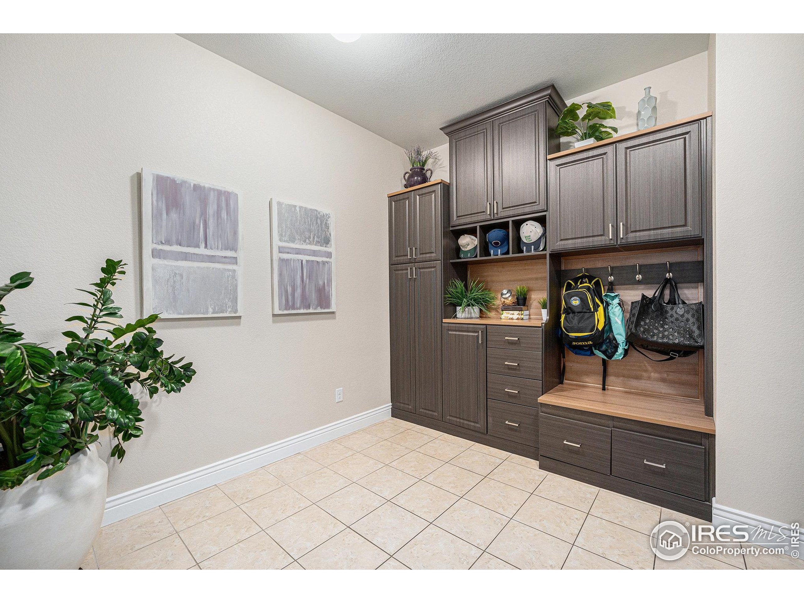 Arvada, Colorado, 80403, United States, 4 Bedrooms Bedrooms, ,5 BathroomsBathrooms,Residential,Active,1952032