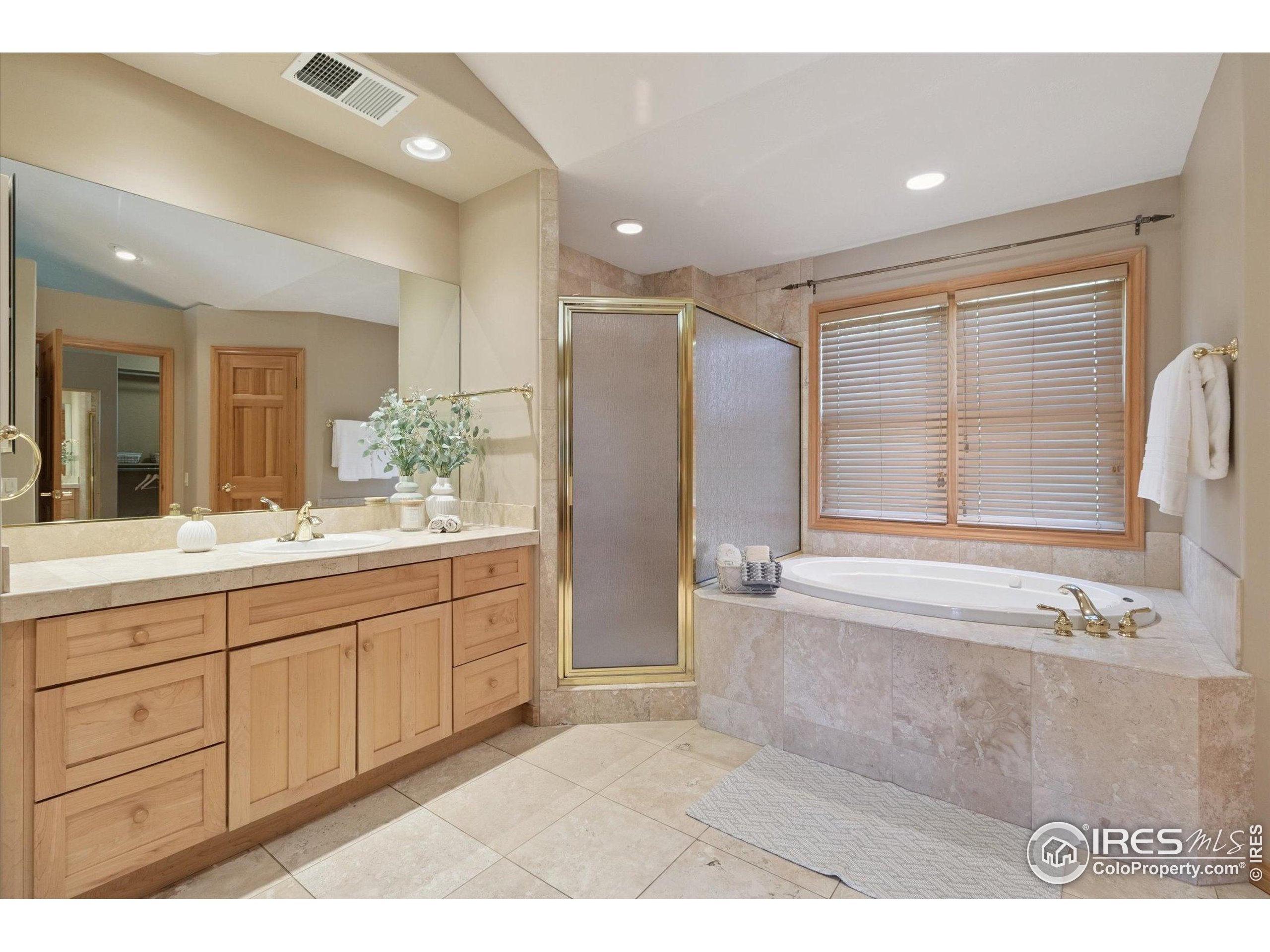 Brighton, Colorado, 80602, United States, 4 Bedrooms Bedrooms, ,4 BathroomsBathrooms,Residential,Active,1952465