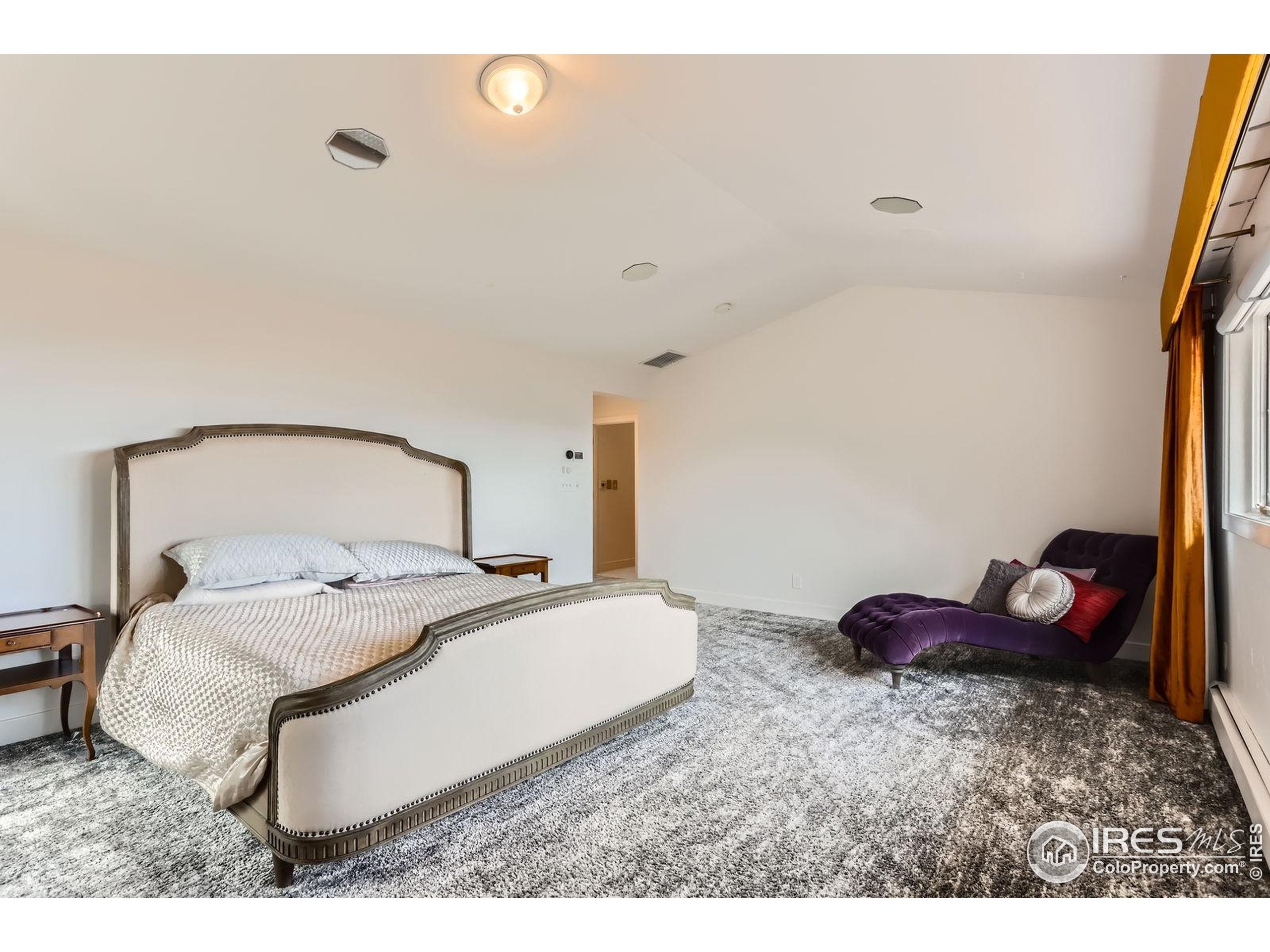 Boulder, Colorado, 80302, United States, 4 Bedrooms Bedrooms, ,5 BathroomsBathrooms,Residential,Pending,1953002