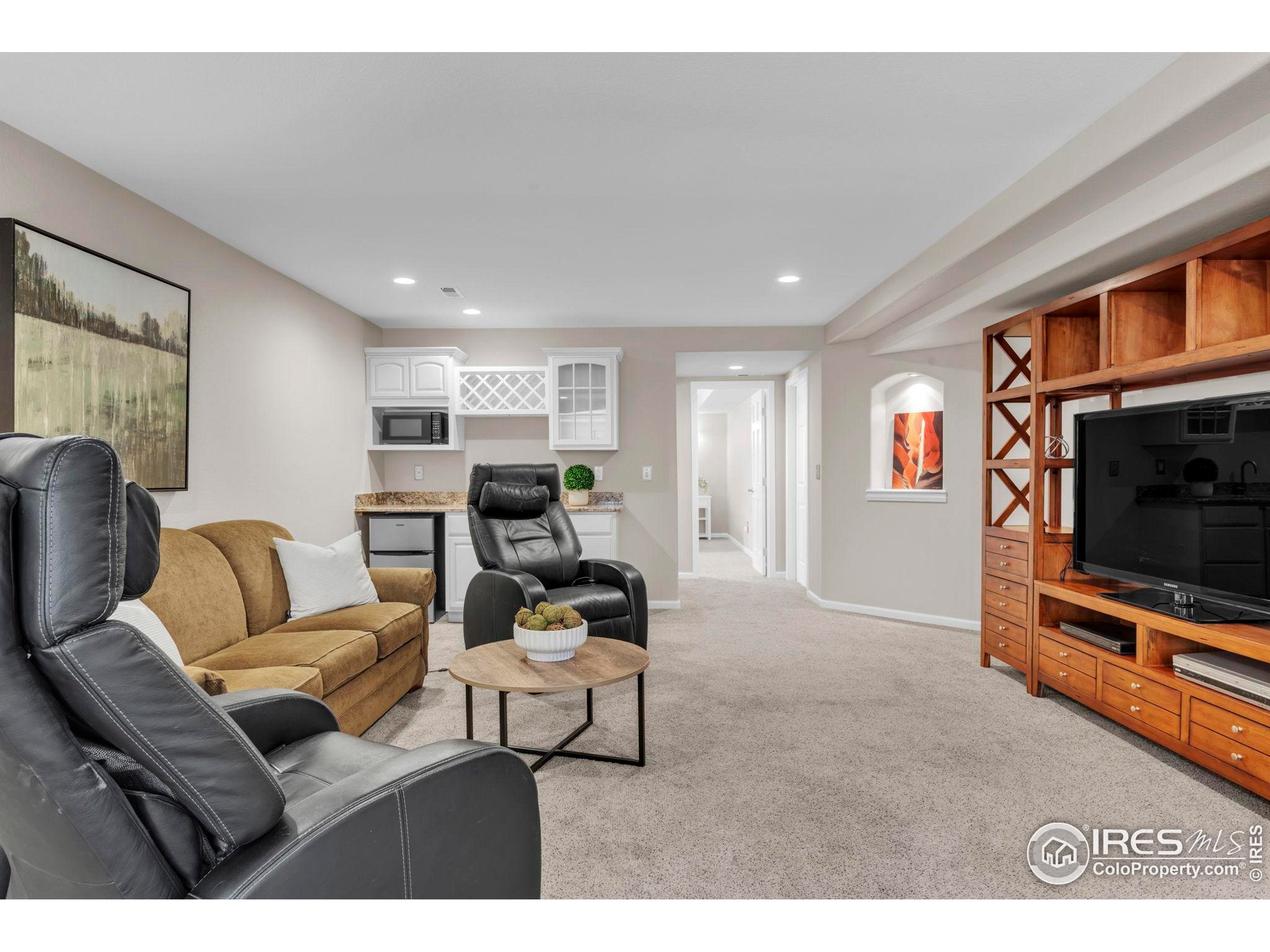 Louisville, Colorado, 80027, United States, 3 Bedrooms Bedrooms, ,3 BathroomsBathrooms,Residential,Active,1944039