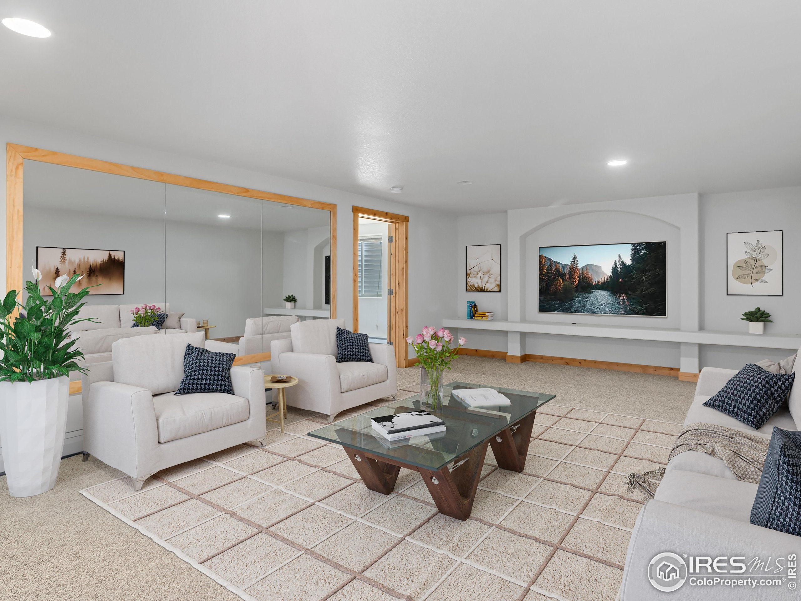 Estes Park, Colorado, 80517, United States, 5 Bedrooms Bedrooms, ,4 BathroomsBathrooms,Residential,Contingent,1824567