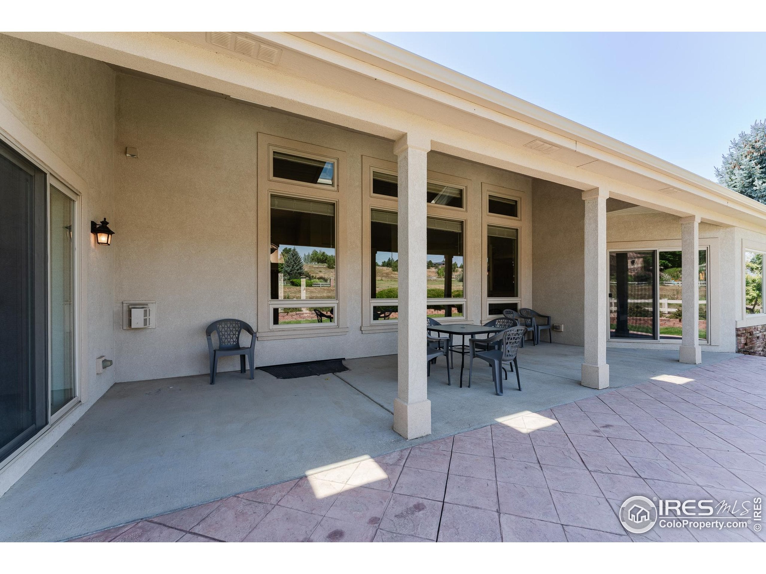 Arvada, Colorado, 80005, United States, 4 Bedrooms Bedrooms, ,4 BathroomsBathrooms,Residential,Active,1922299