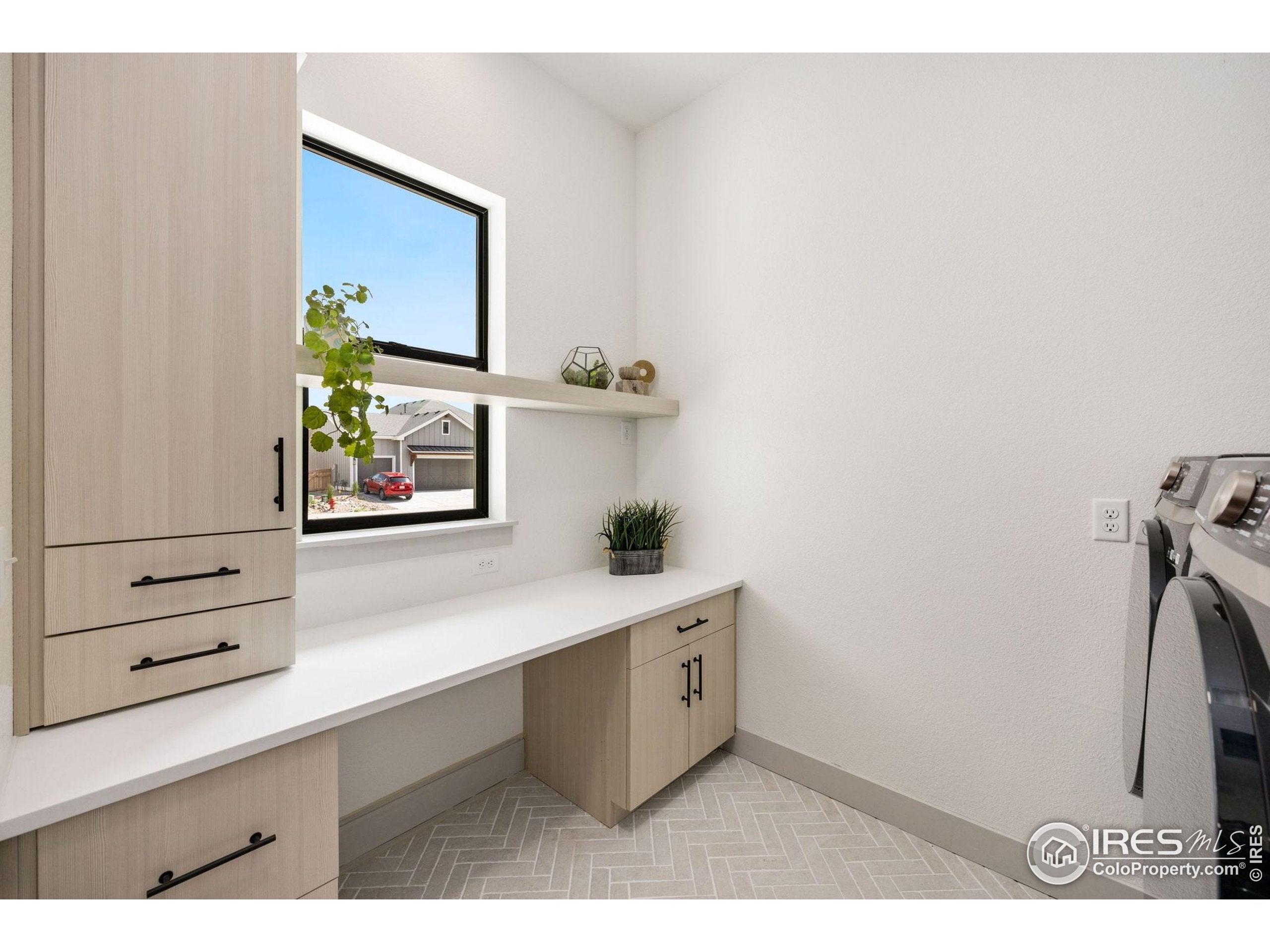 Windsor, Colorado, 80550, United States, 5 Bedrooms Bedrooms, ,4 BathroomsBathrooms,Residential,Active,1972154